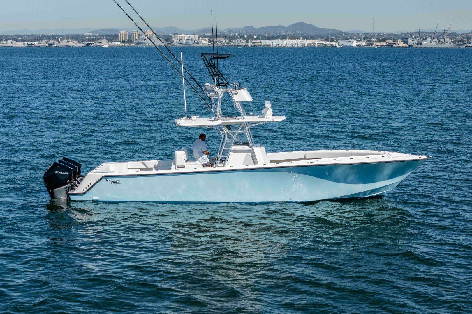 2018 SeaVee 370 Z - Image 28