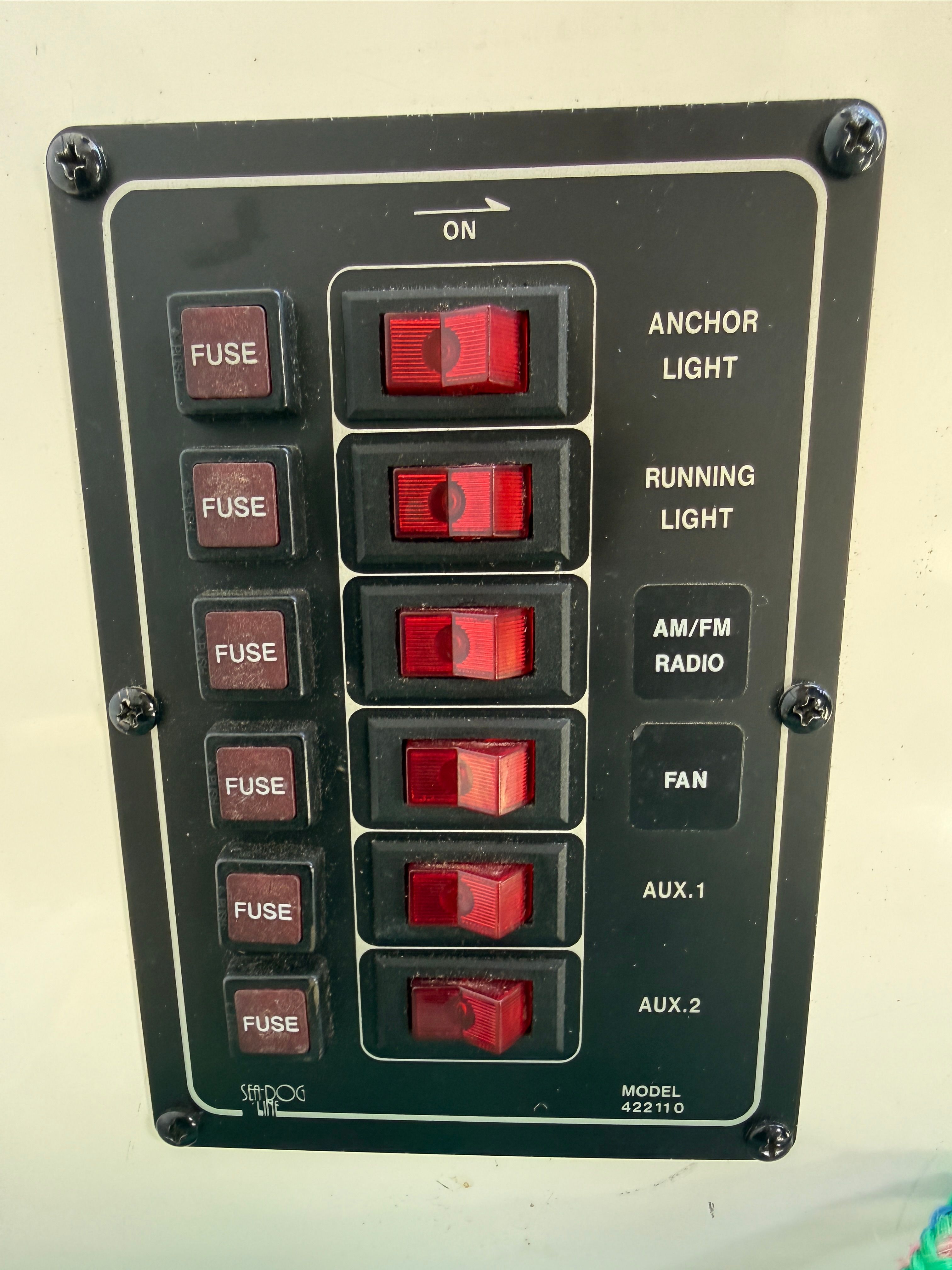 Control panel of a 2006 MacGregor 26X boat.