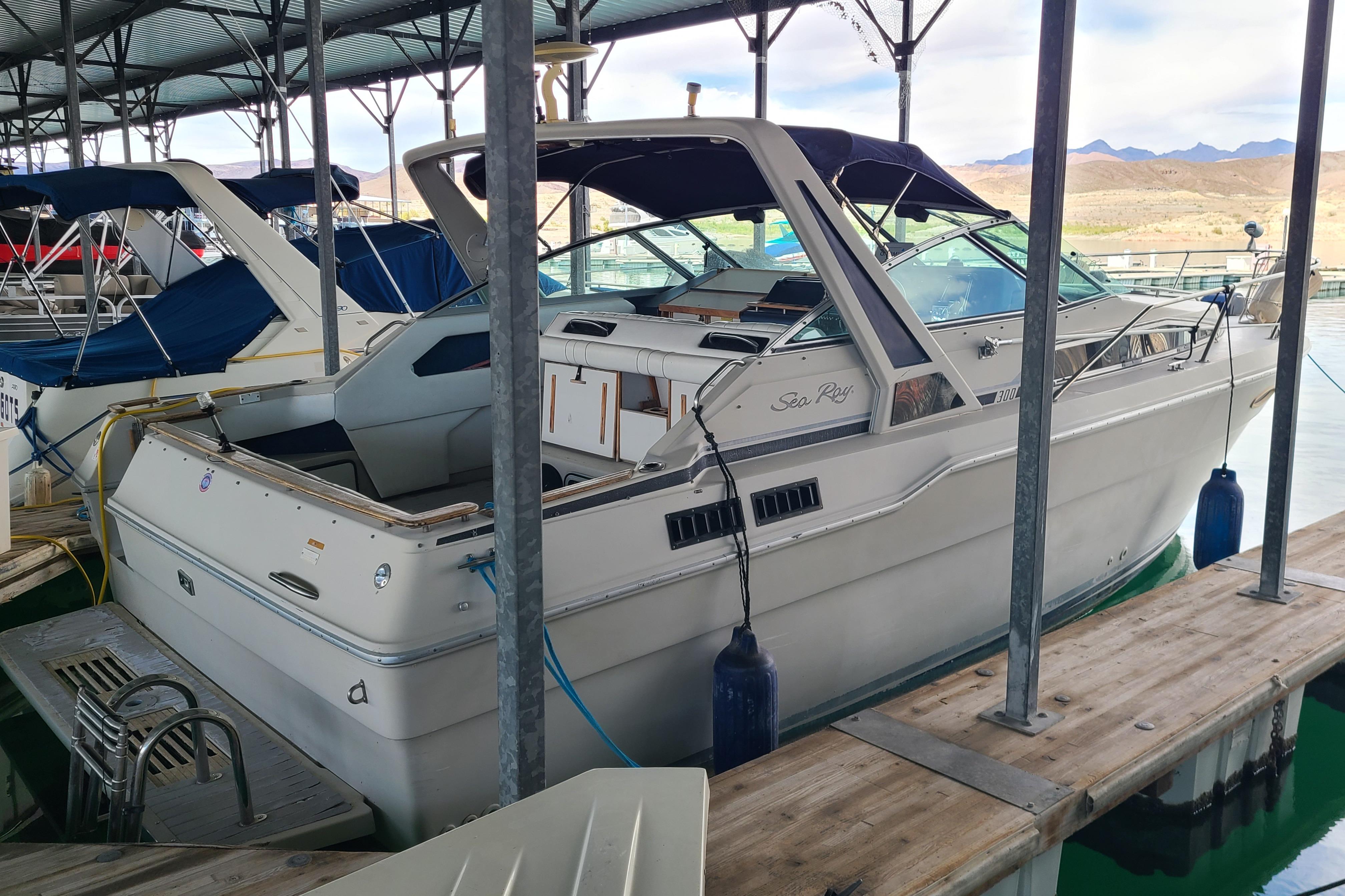 1987 Sea Ray 300 Sundancer