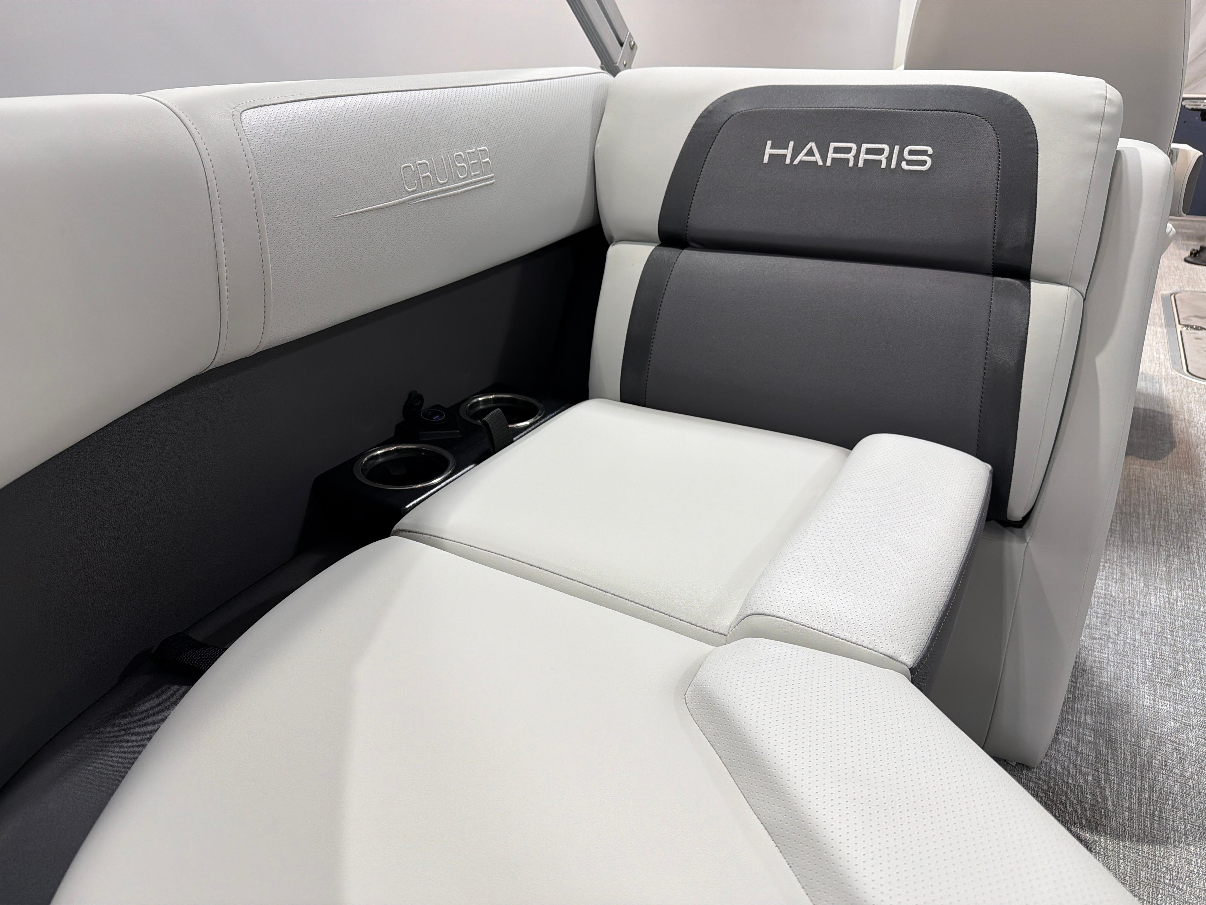 2025 Harris Cruiser 230 - 10