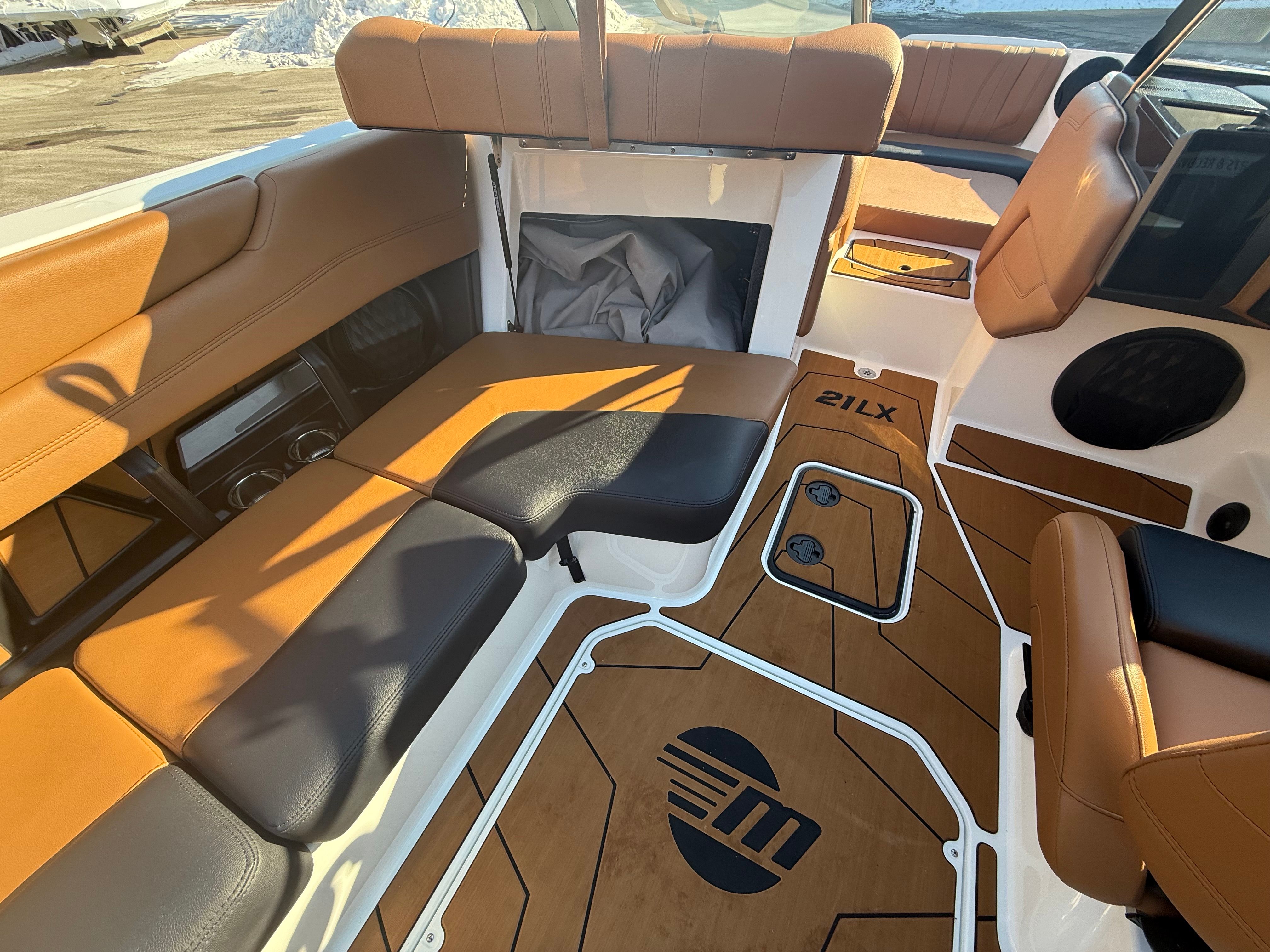 2026 Malibu Wakesetter 21 LX - 32