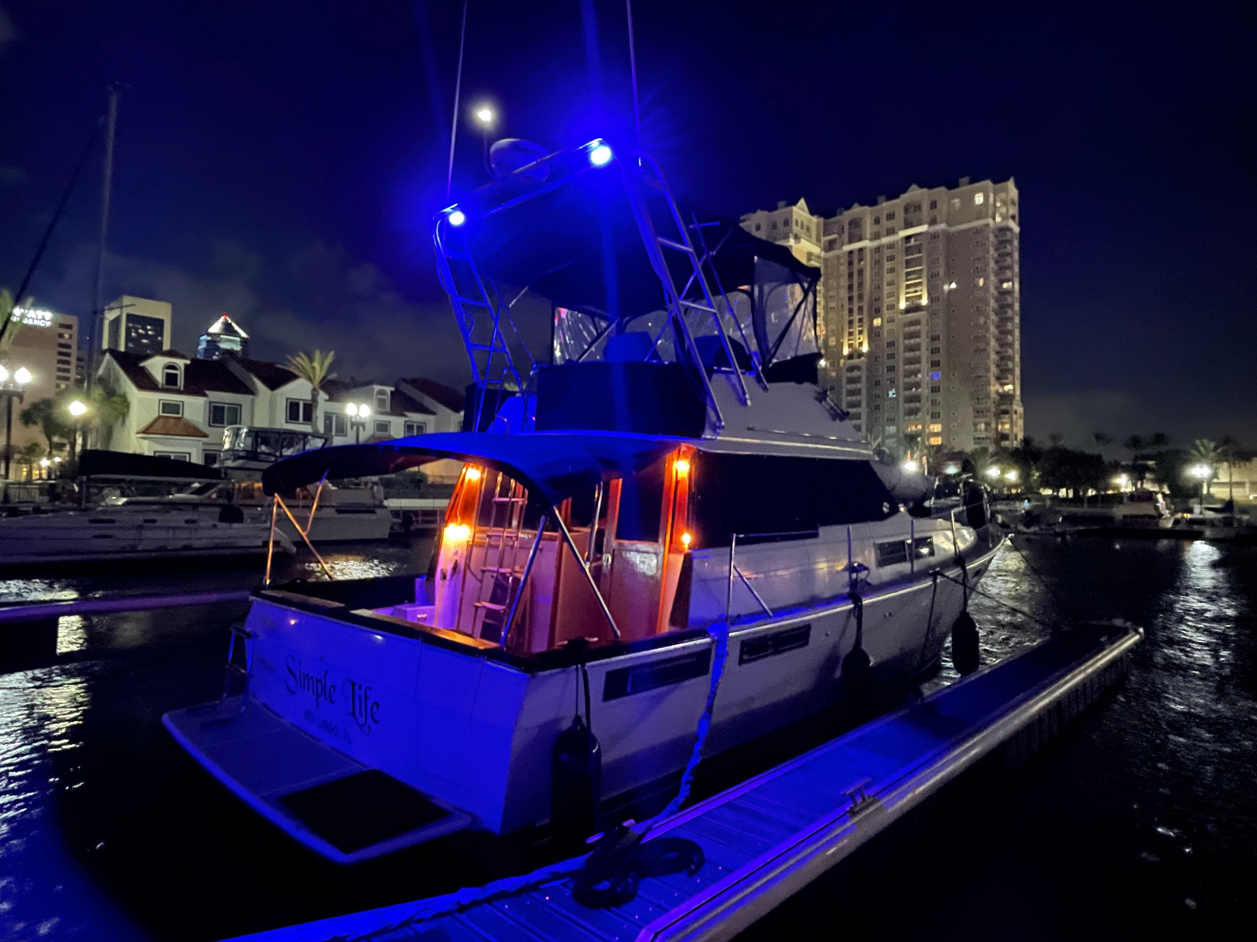 1991 Bayliner 3888 Motoryacht - 12