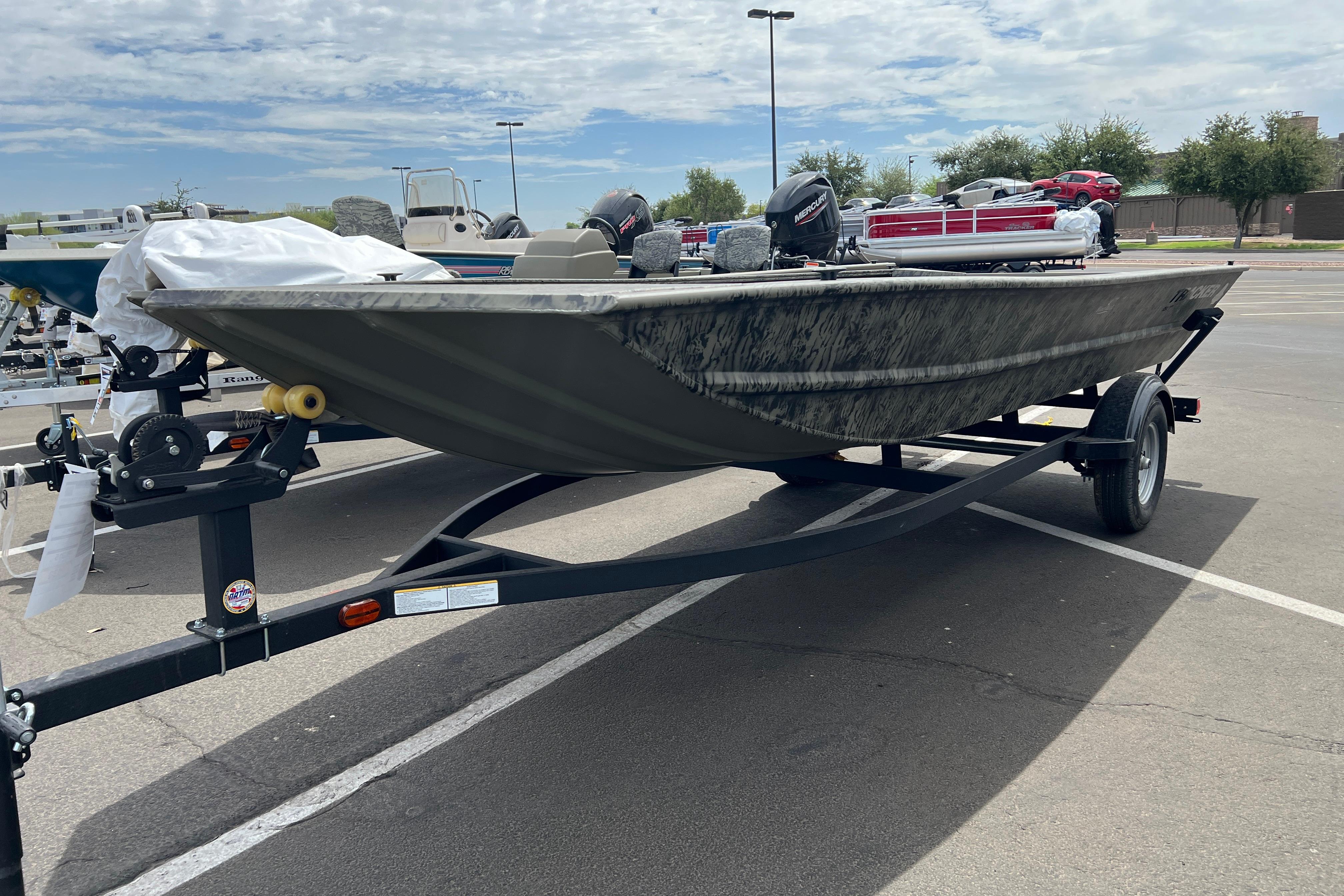 2026 Tracker Grizzly 1754 Utility