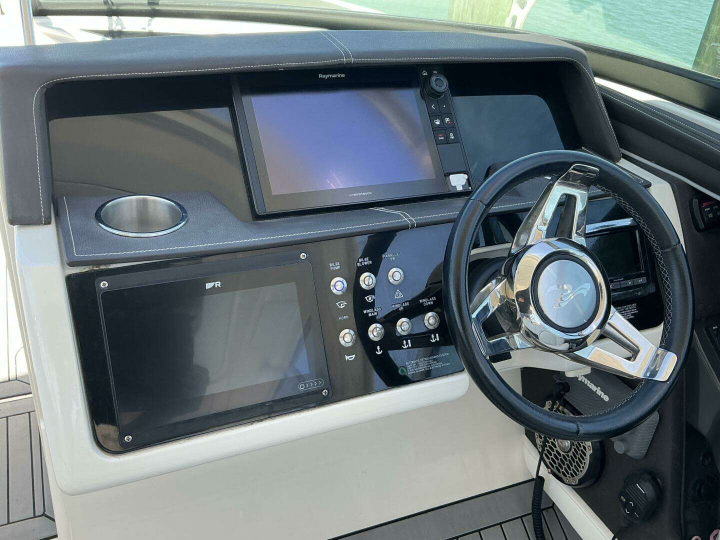 2016 Sea Ray — - Image 12