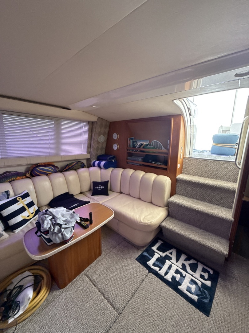 1999 Silverton 422 - Image 128