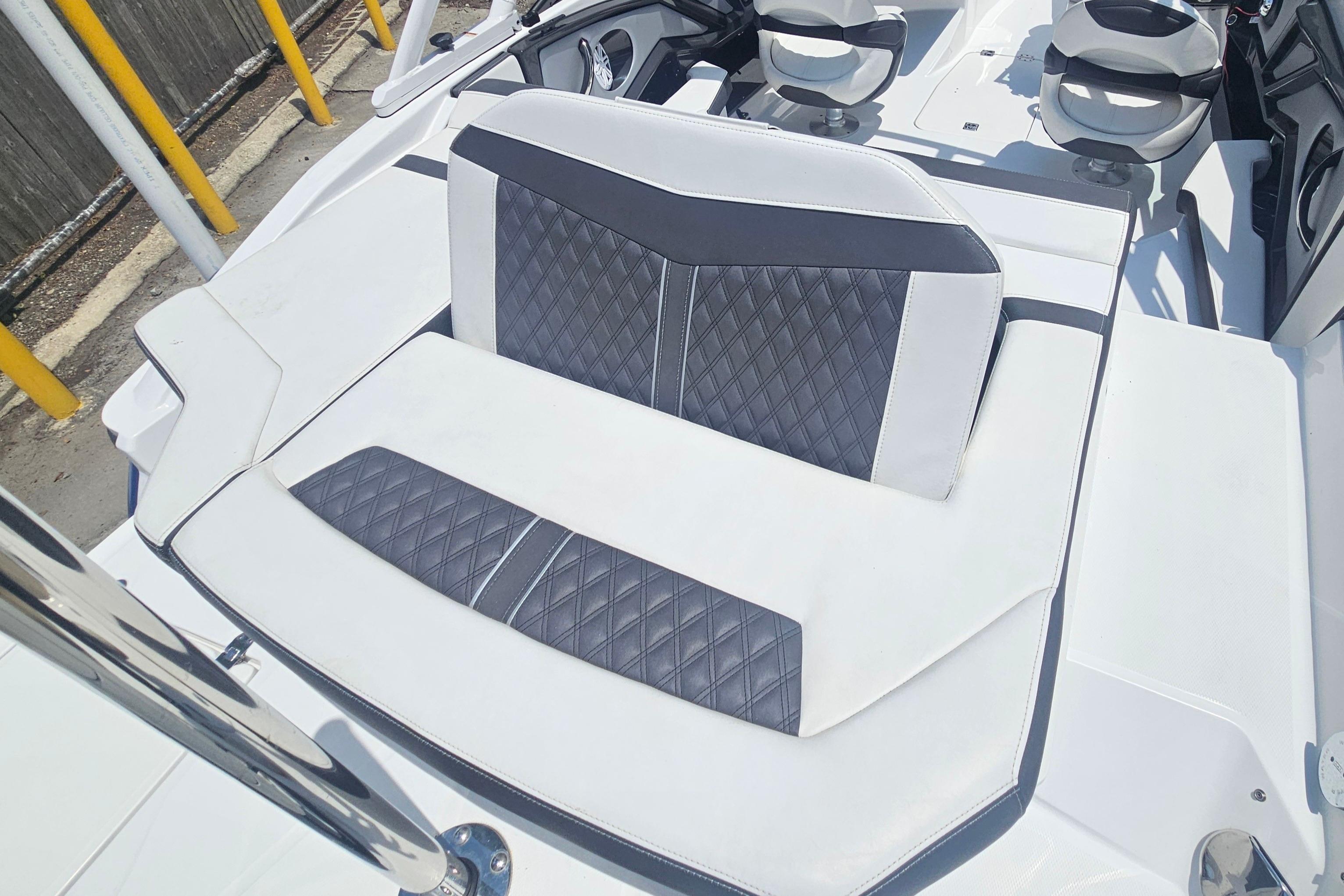 2024 Monterey 215SS Super Sport boat interior with stylish, diamond-stitched seating.