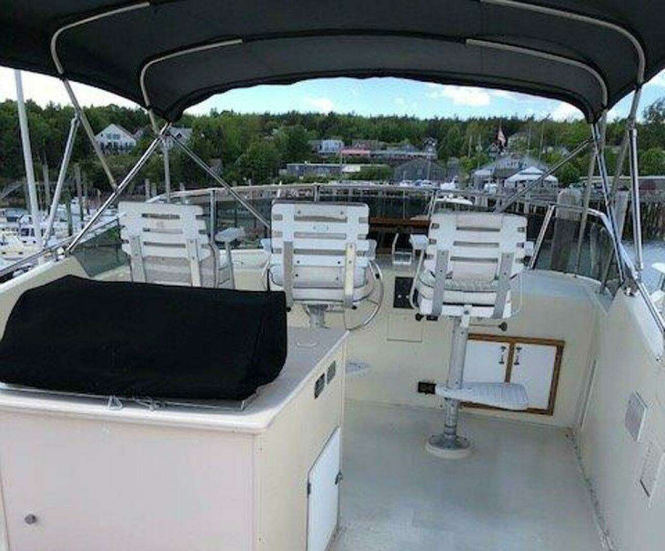 1987 Hatteras Flybridge - Image 28
