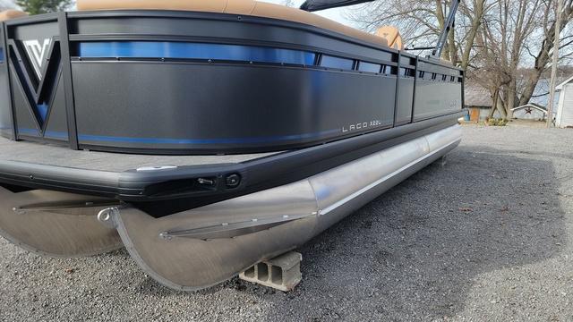 2025 Viaggio LAGO X 22U Tri-Toon (25" Tubes) - 35