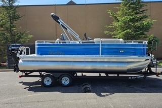 2026 Sun Tracker Fishin' Barge 20 DLX
