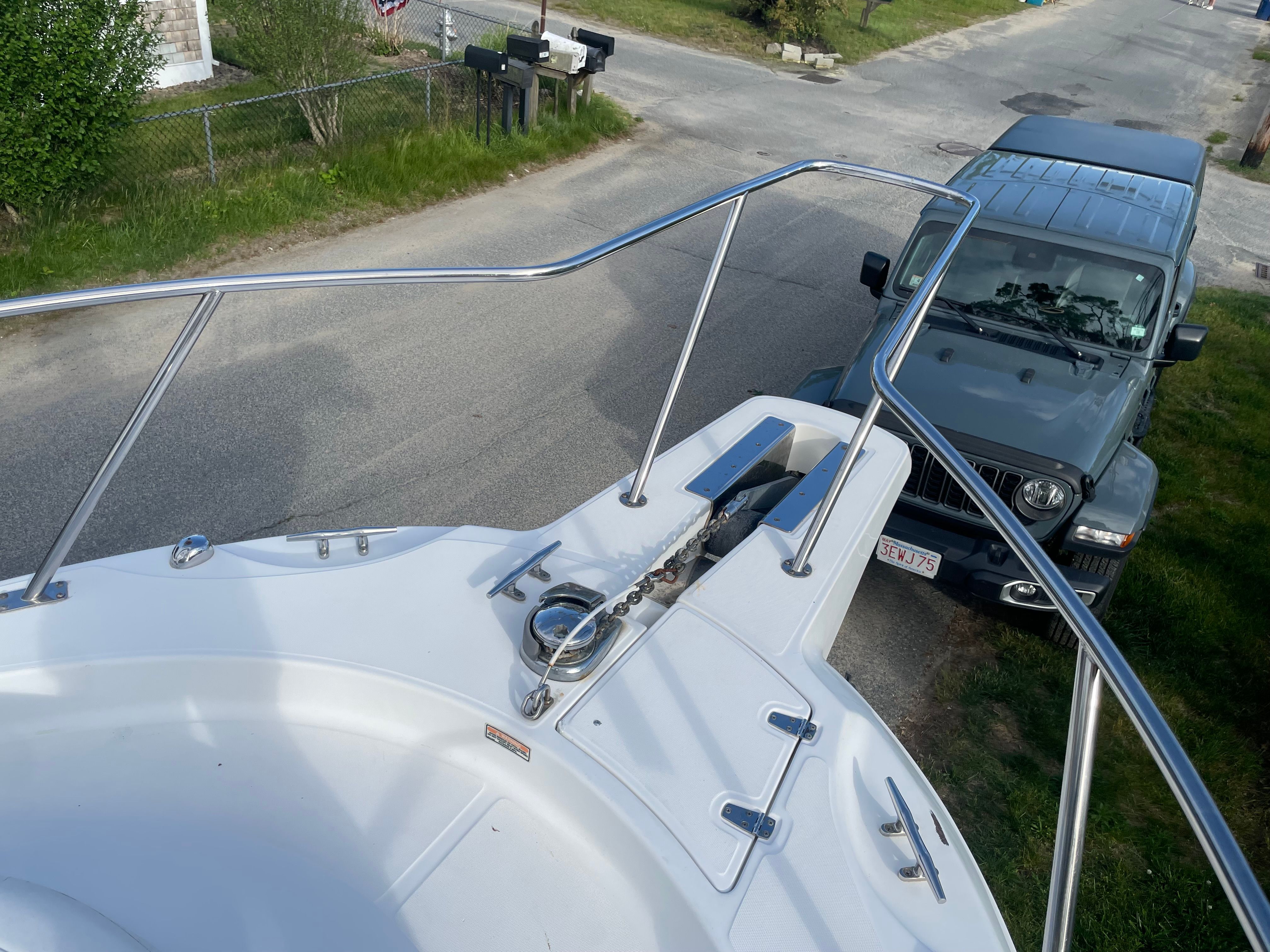 2009 Boston Whaler 255 Conquest - 33