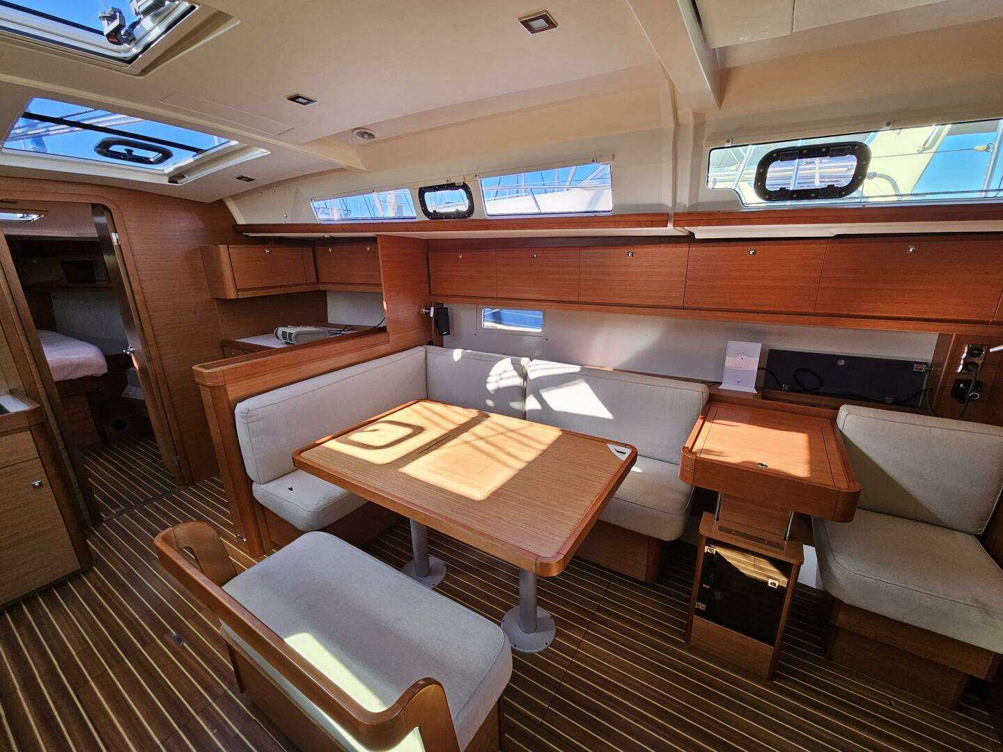 2018 Dufour — - Image 11