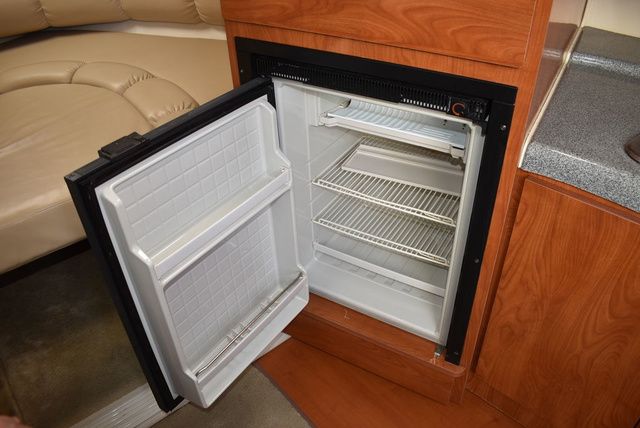 2005 Larson Cabrio 310 - 56