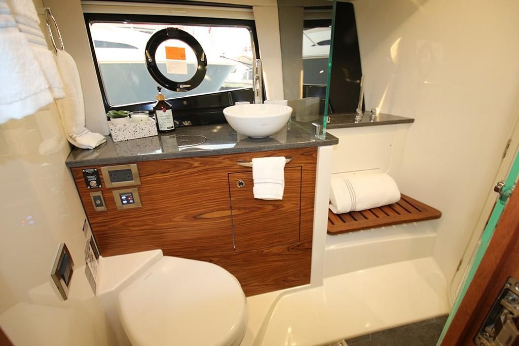2023-Boston-Whaler-405-Conquest-MarineMax