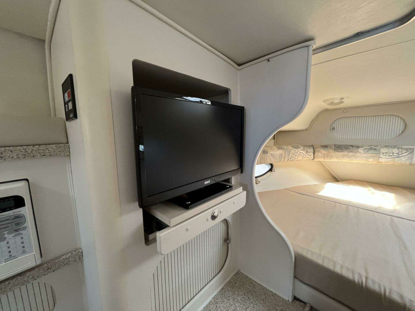 2000 Rinker Fiesta Vee 340 - Image 38