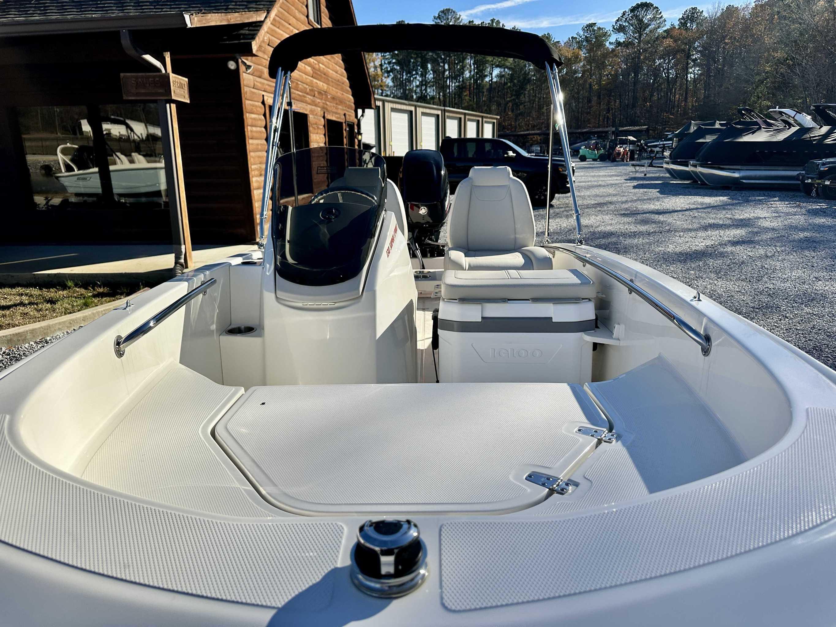 2025 Boston Whaler 130 Super Sport - 17