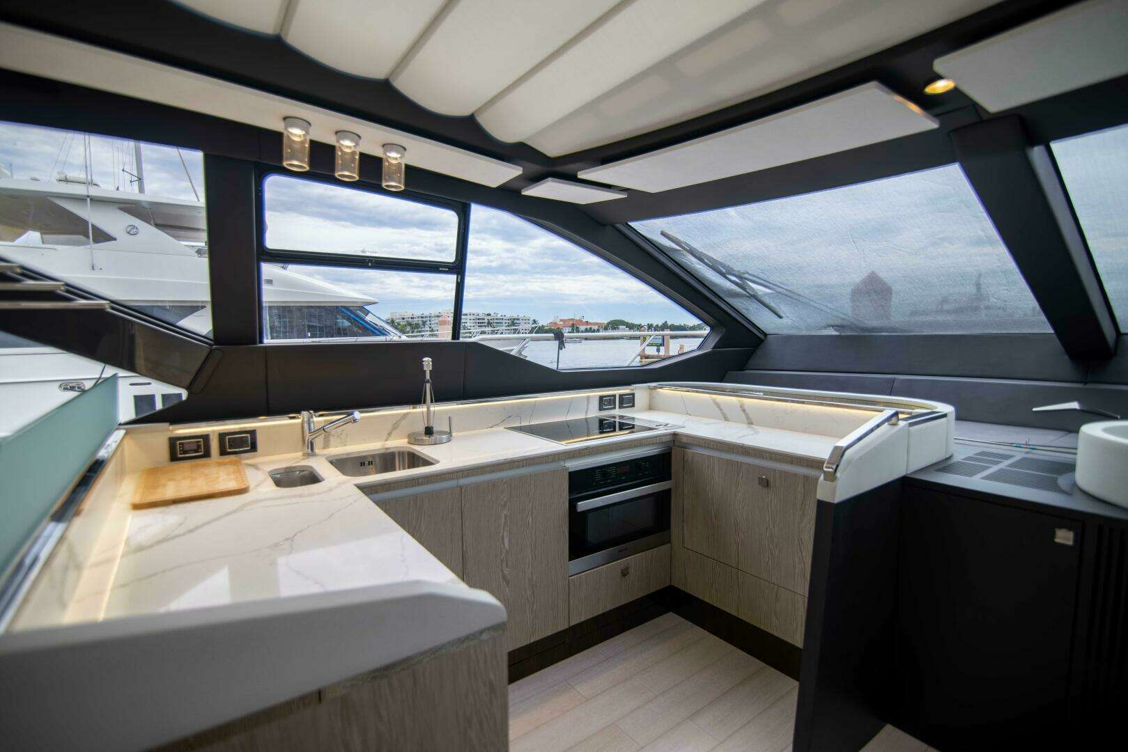 2019 Azimut S7 - Image 18