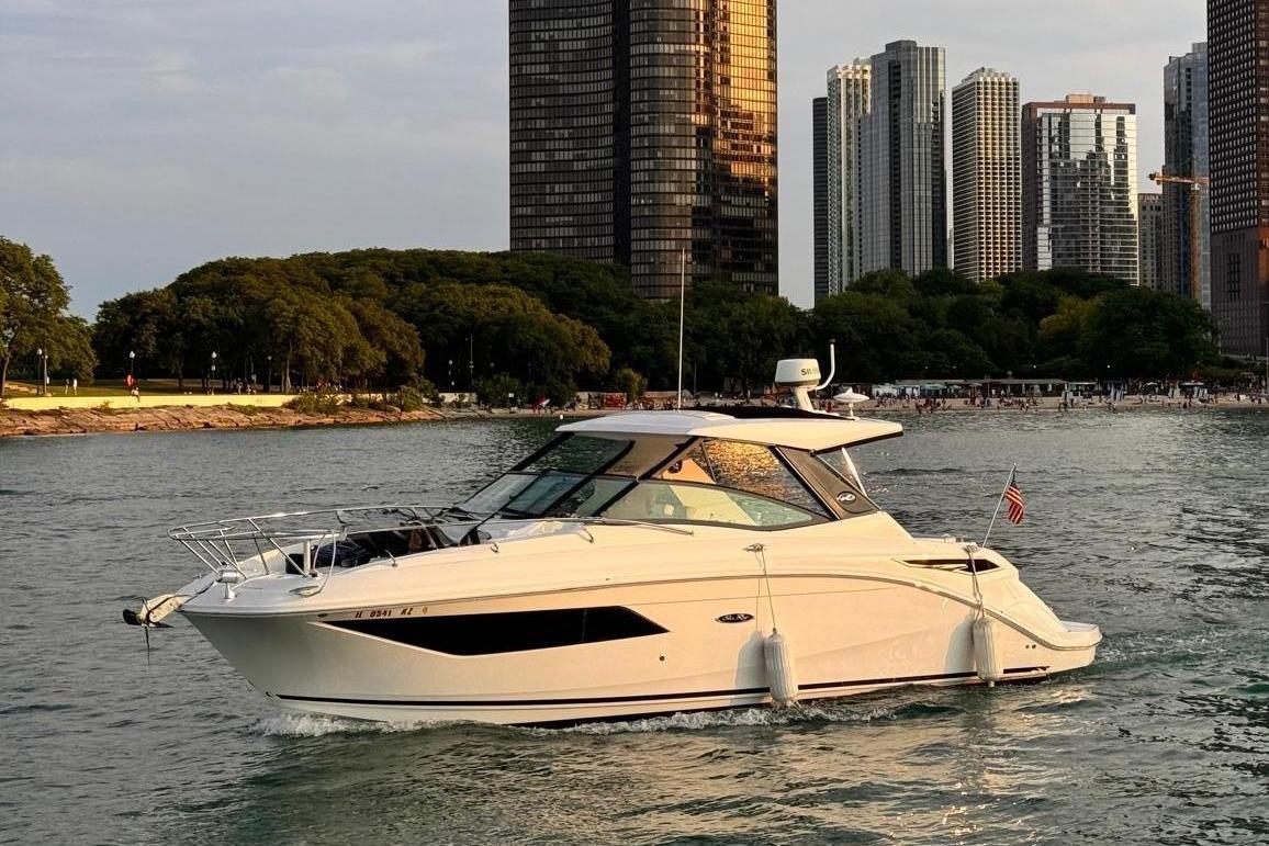2019 Sea Ray Sundancer 320 Coupe