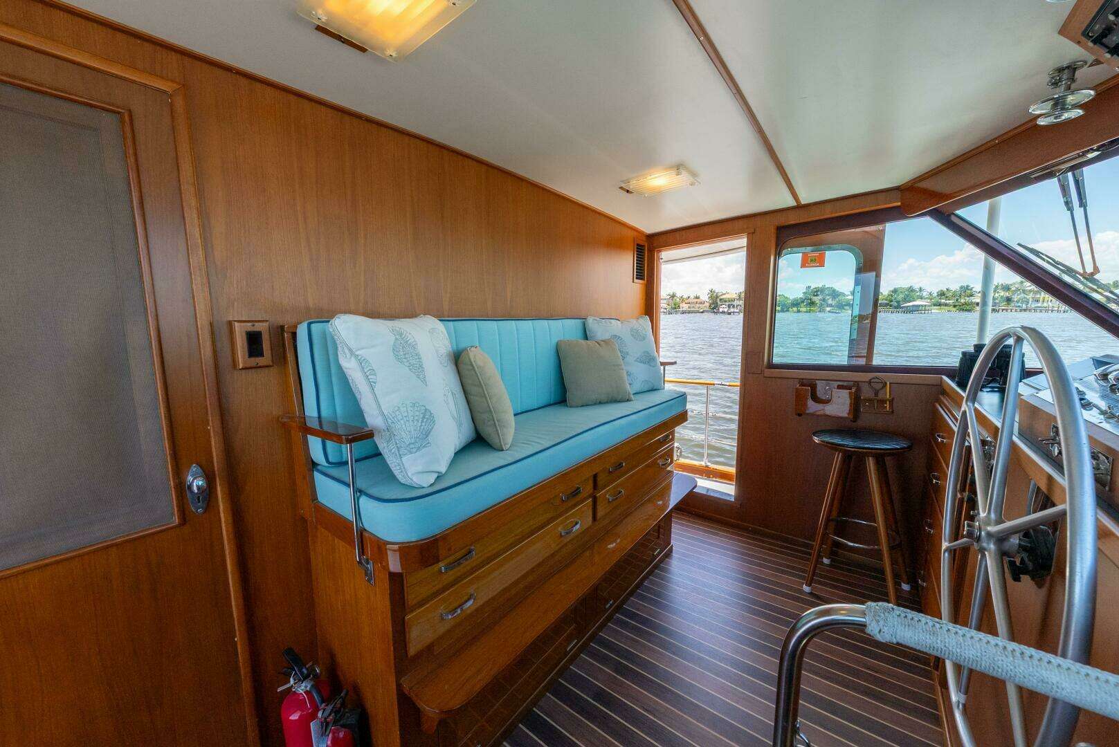 1970 Trumpy Houseboat - Image 9