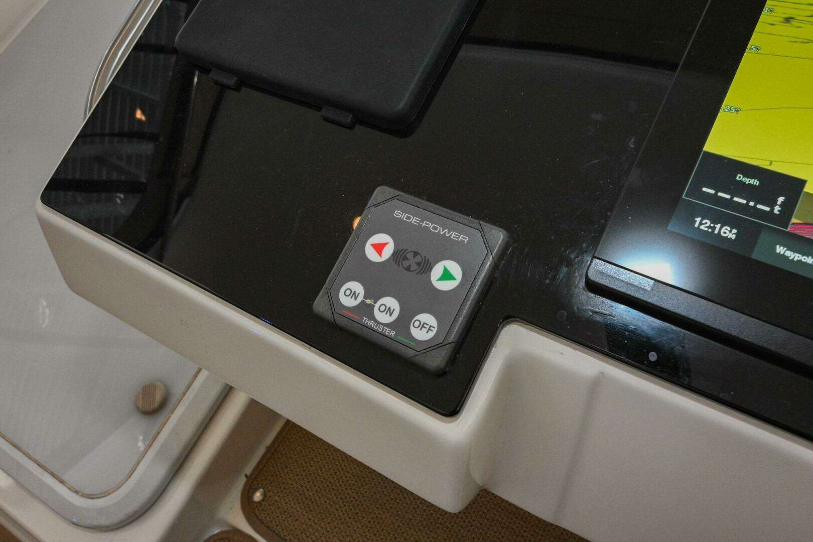 2002 Cruisers Yachts 5000 Sedan Sport - Image 108