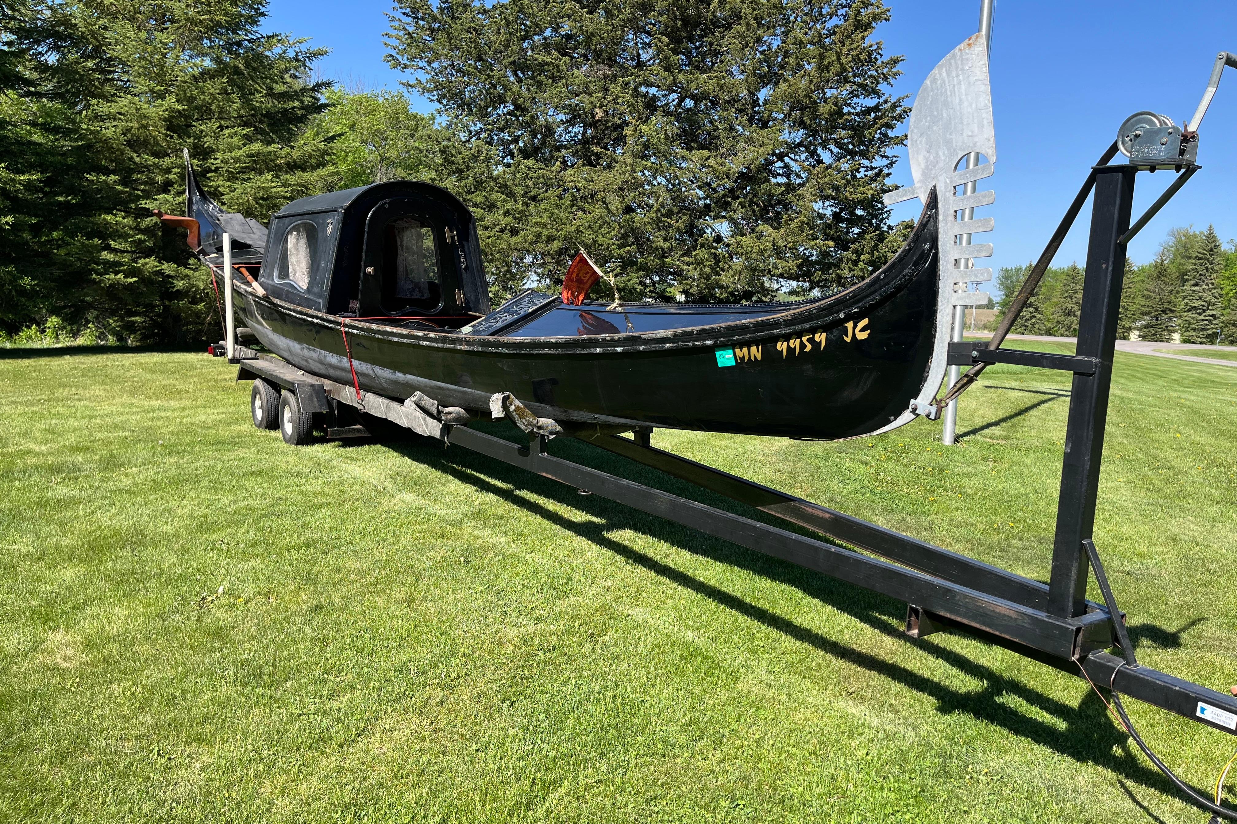 1985 Vintage Gondola