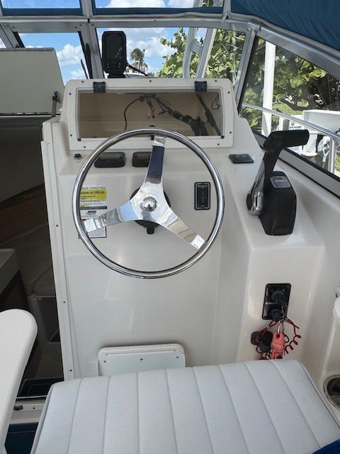 2007 Cobia 250WA - 16