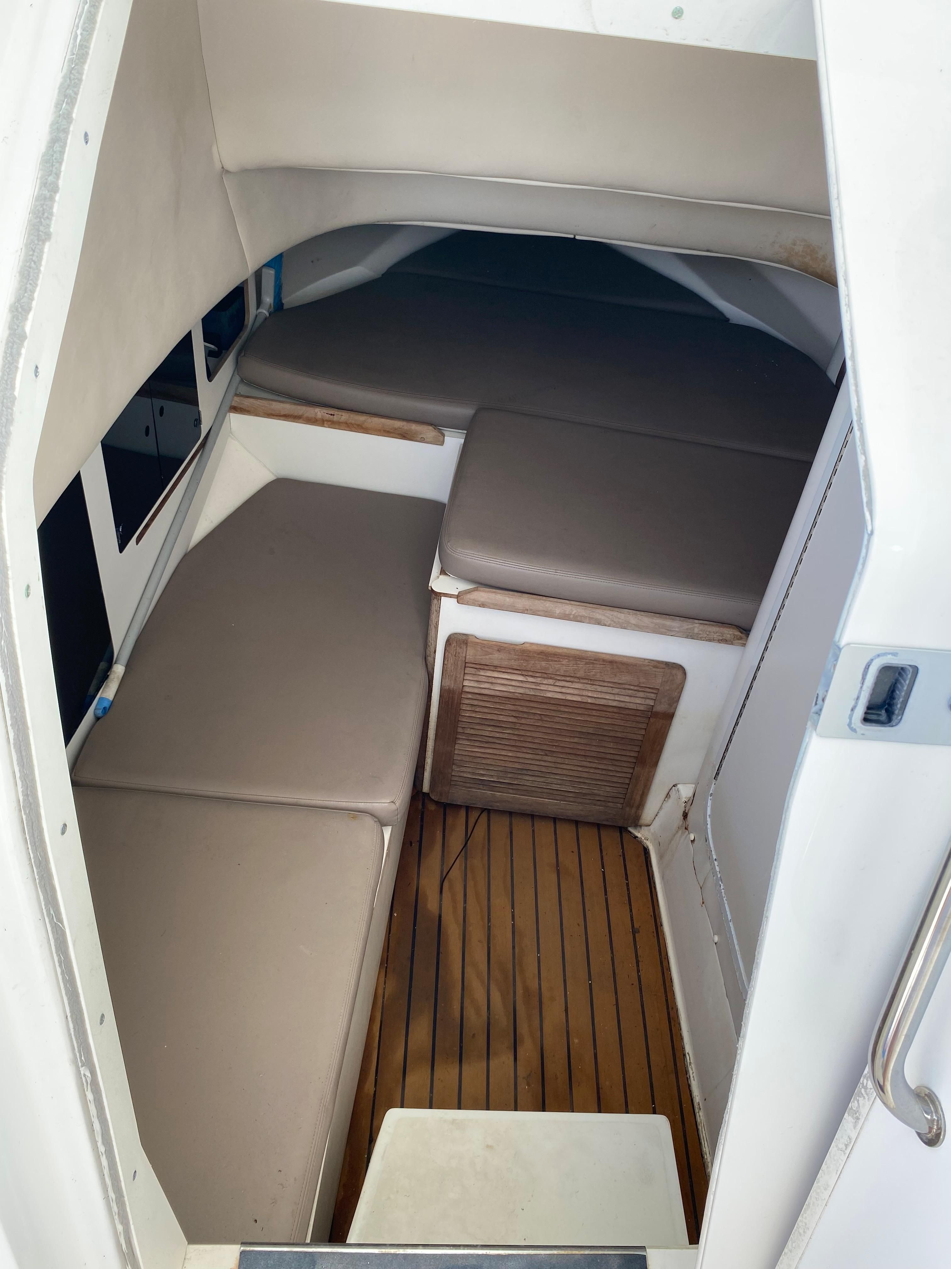 2001 Boston Whaler 28 Outrage - 16