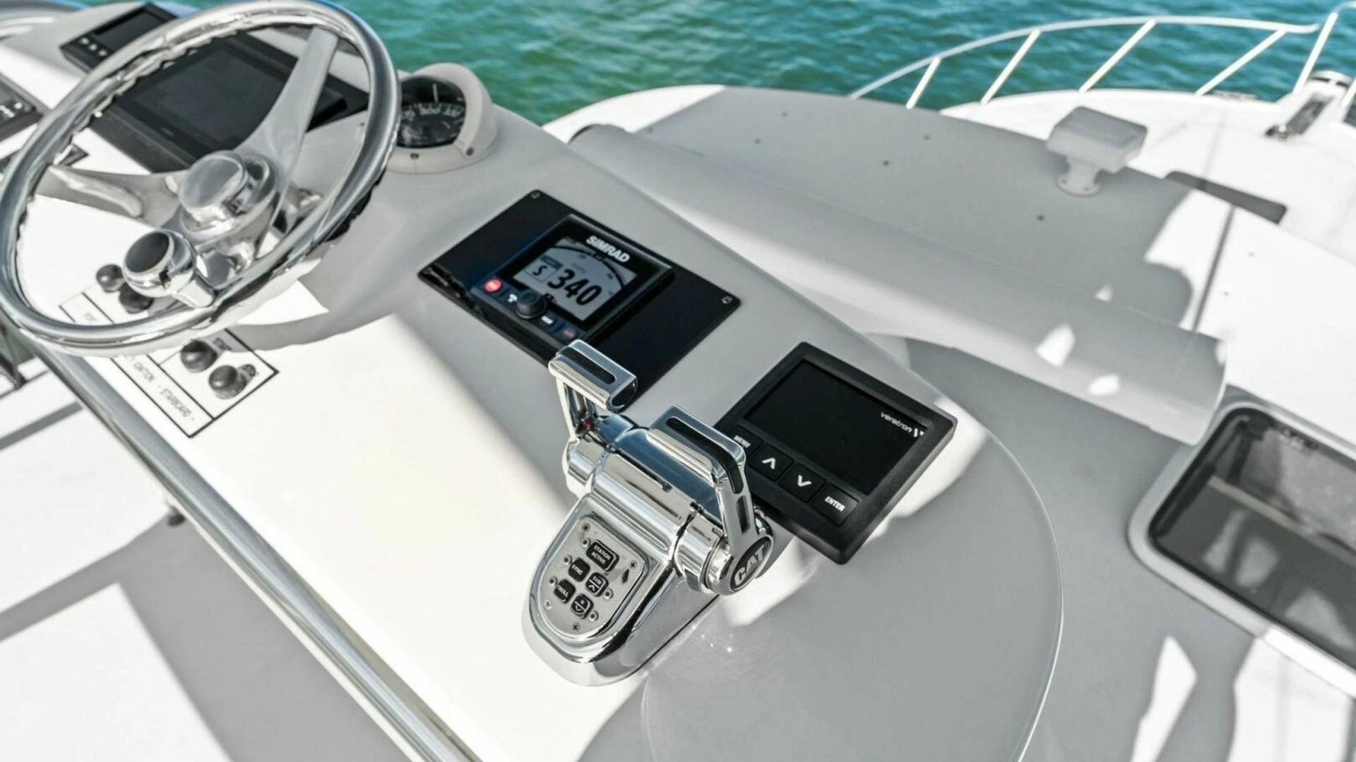 2005 Cabo 40 Express - Image 35