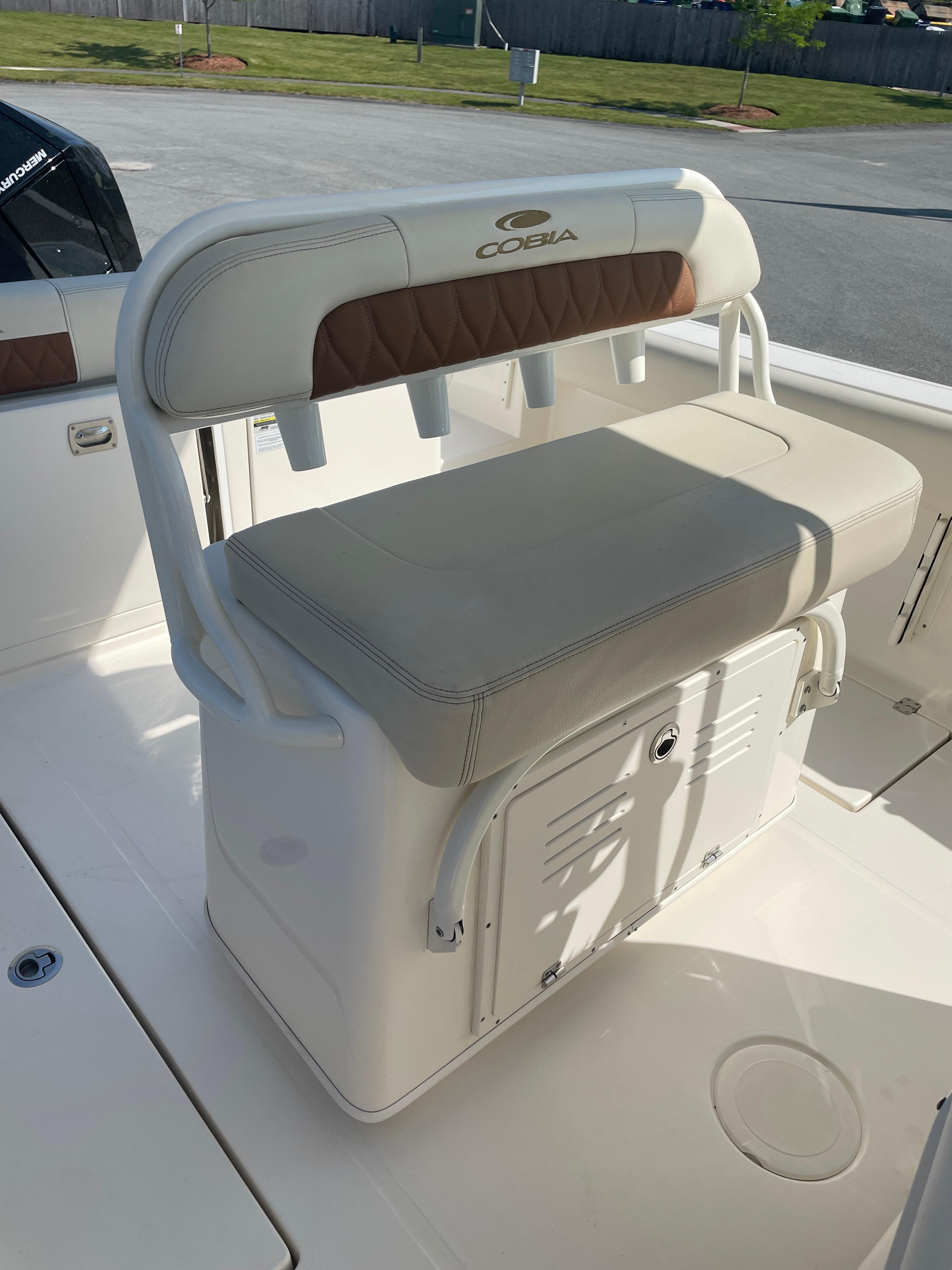 2022 Cobia 237 Center Console - 10