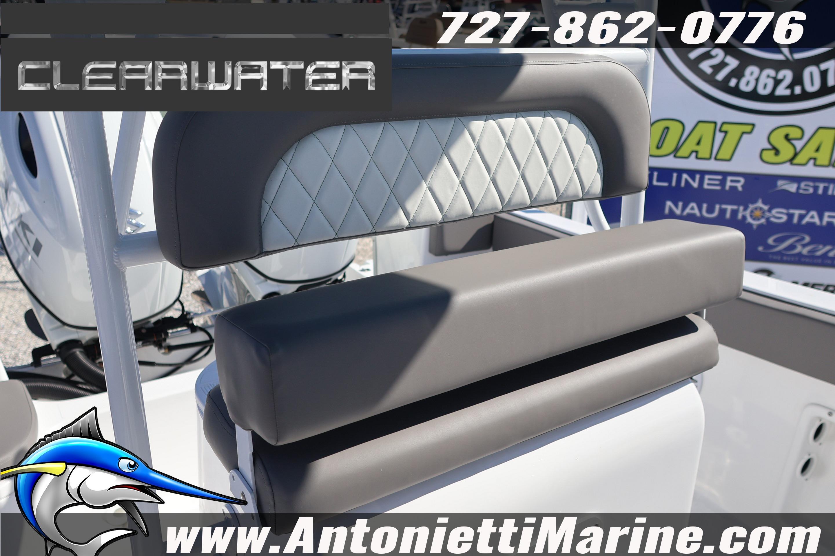 Clearwater 2300 boat seat with diamond stitching, 2026 model, displayed at Antonietti Marine.