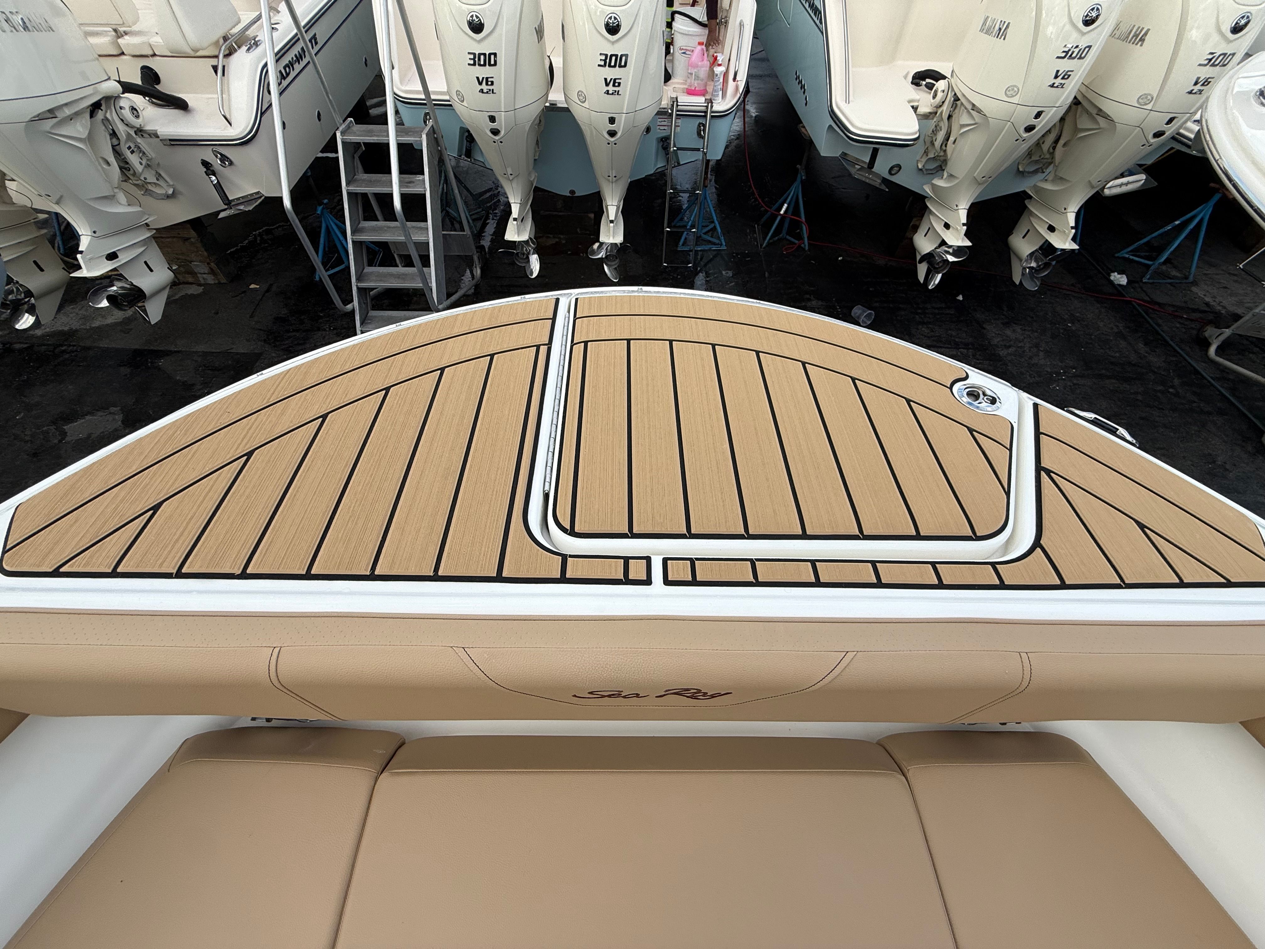 2026 Sea Ray SDX 270 Outboard - 32