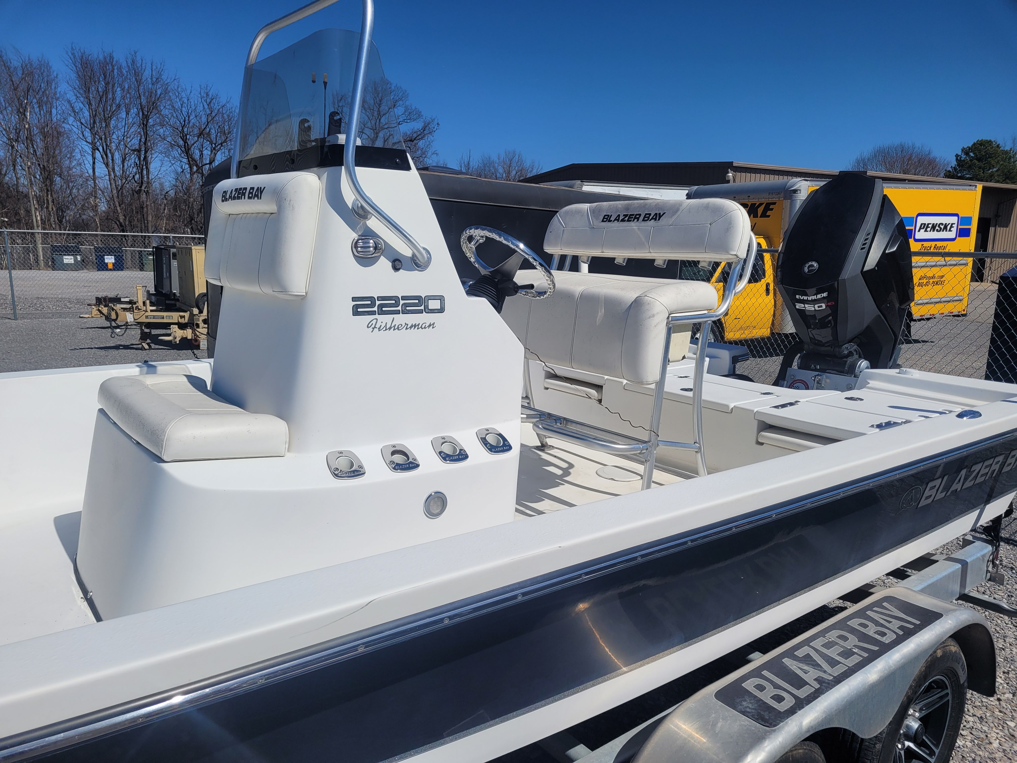 2019 Blazer Bay 2220 Fisherman - 3