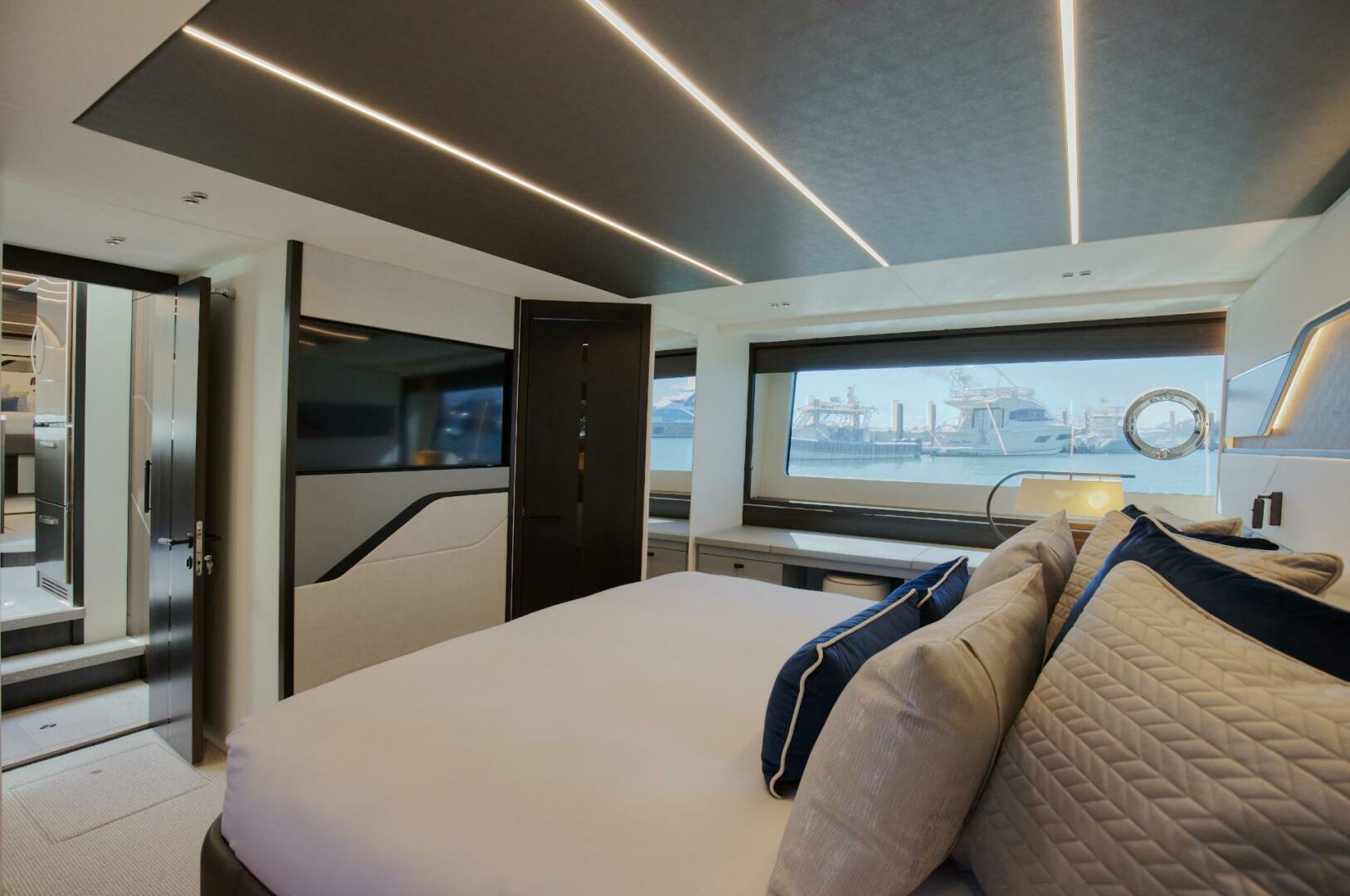 2023 Sunseeker Sport Yacht - Image 29
