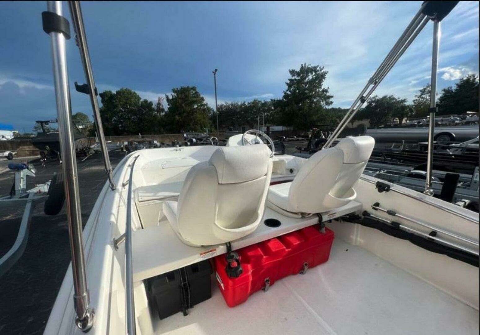 2018 Boston Whaler 150 Super Sport - Image 6