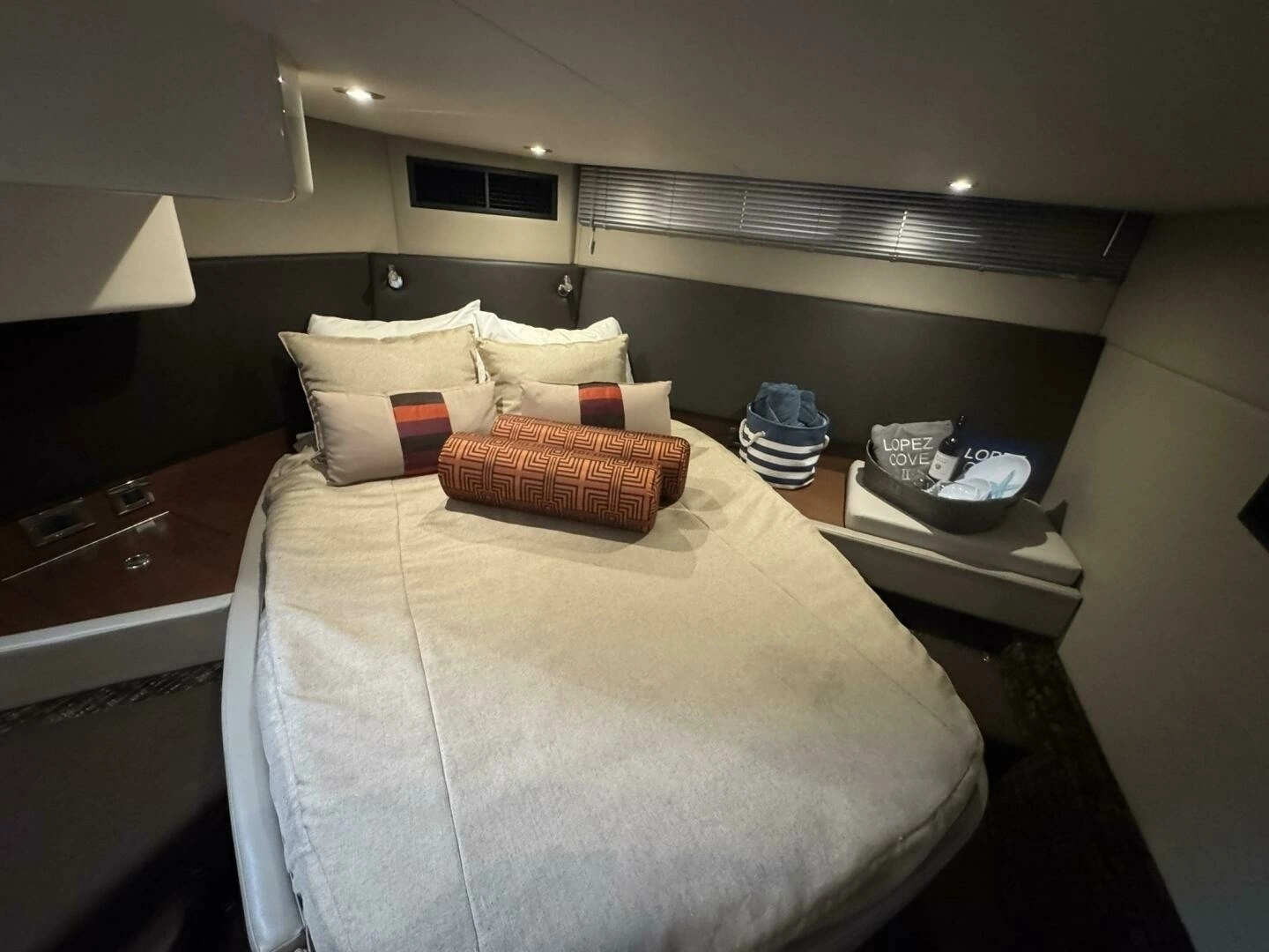 2016 Sea Ray 470 Sundancer - Image 17