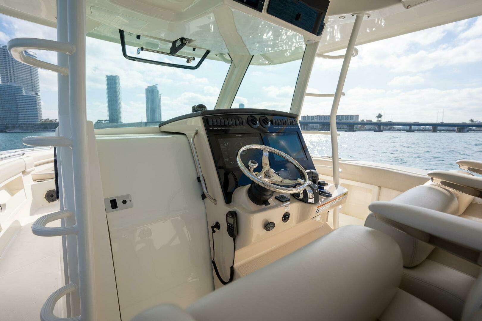 2020 Boston Whaler 380 Outrage Center Console - Image 26