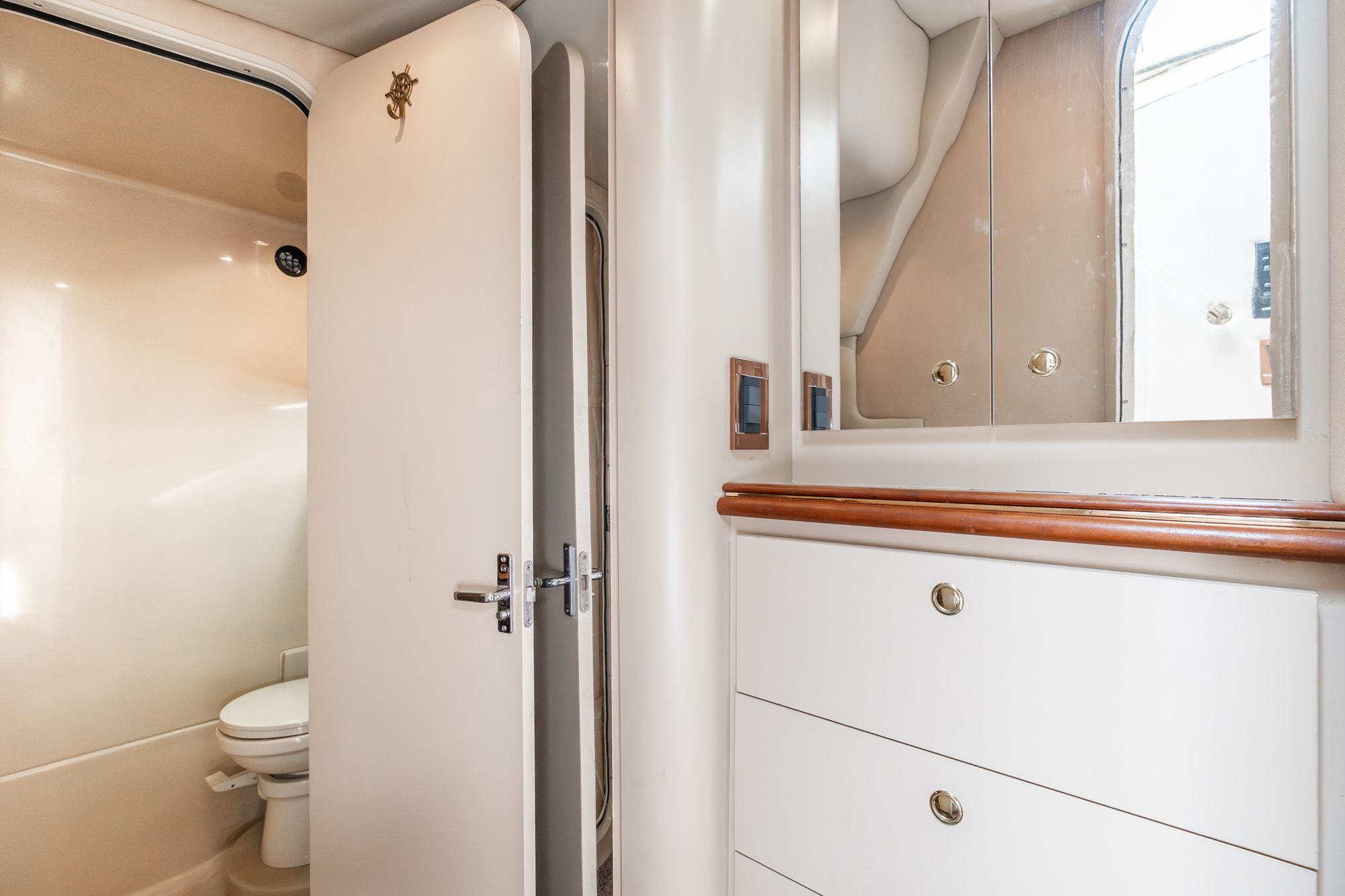 2000 Cruisers Yachts 3870 - 38