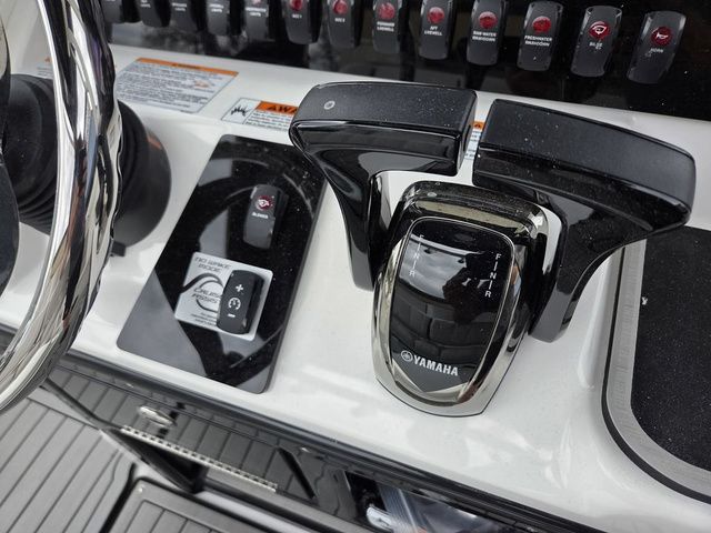 2026 Yamaha Boats 255 FSH Sport E - 24