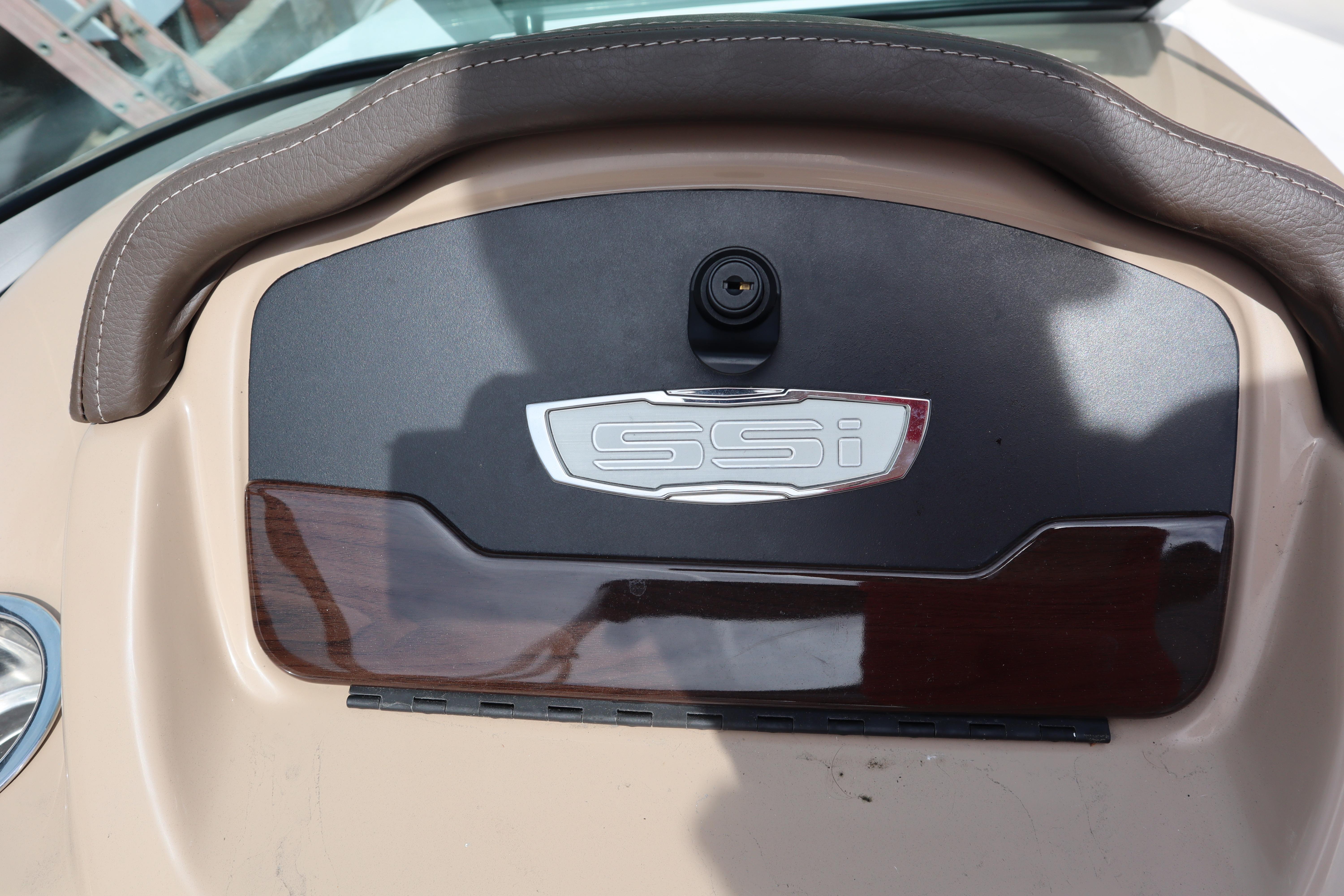 Dashboard of 2021 Chaparral 21 SSi boat with SSI emblem.