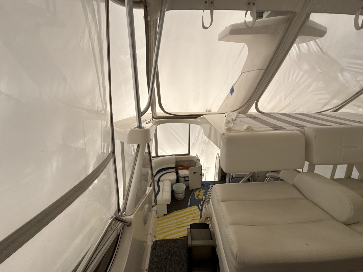 1999 Silverton 422 - Image 22