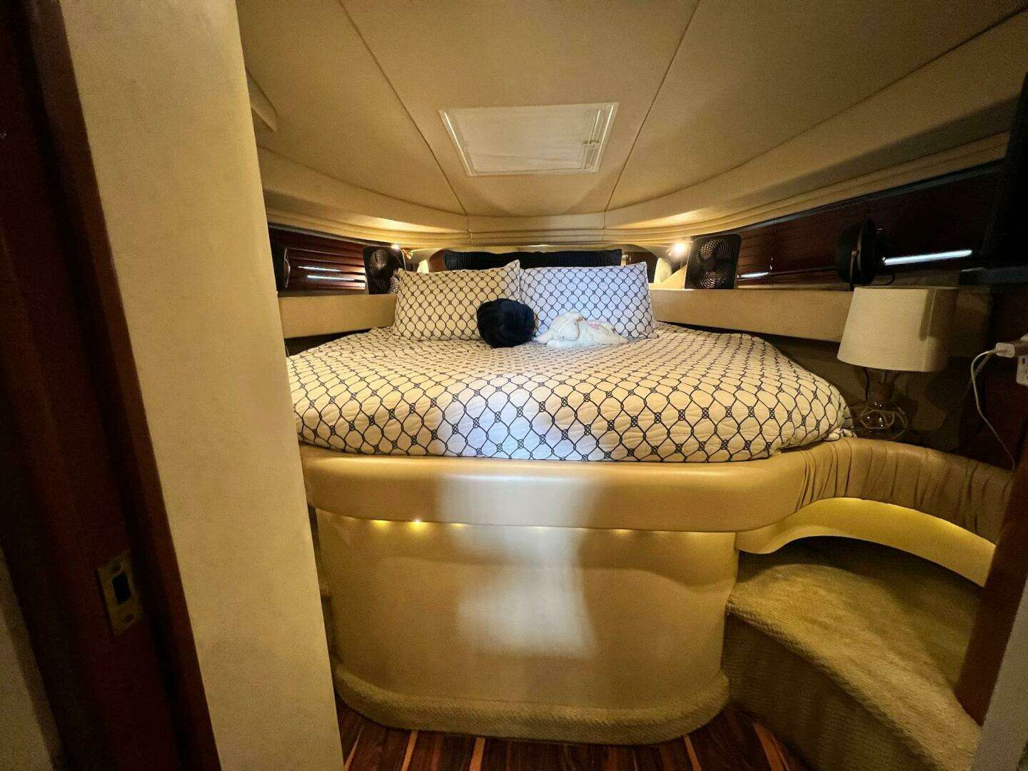 2002 Sea Ray 380 Sundancer - Image 13
