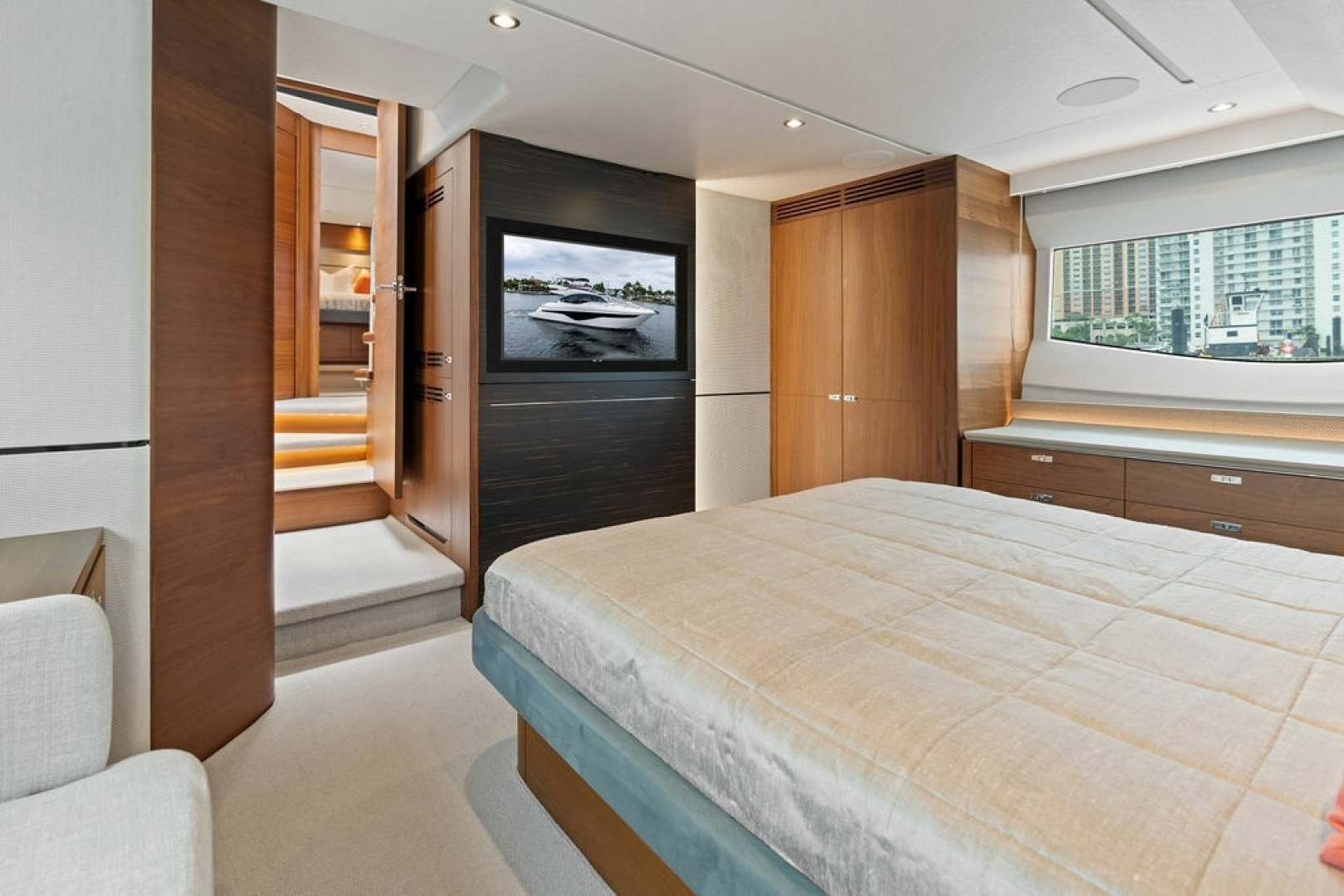 2020 Princess S62 Sportbridge - Image 63