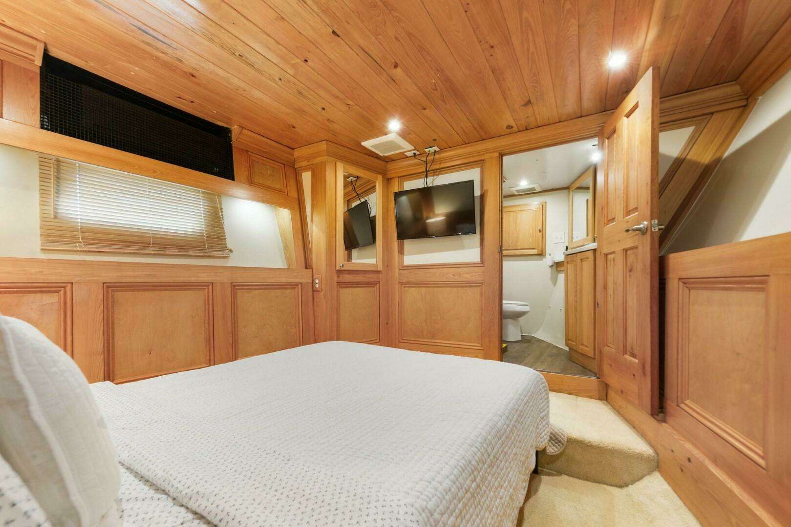 2018 Avenger Luxury Catamaran Coastal Cruiser - Image 26