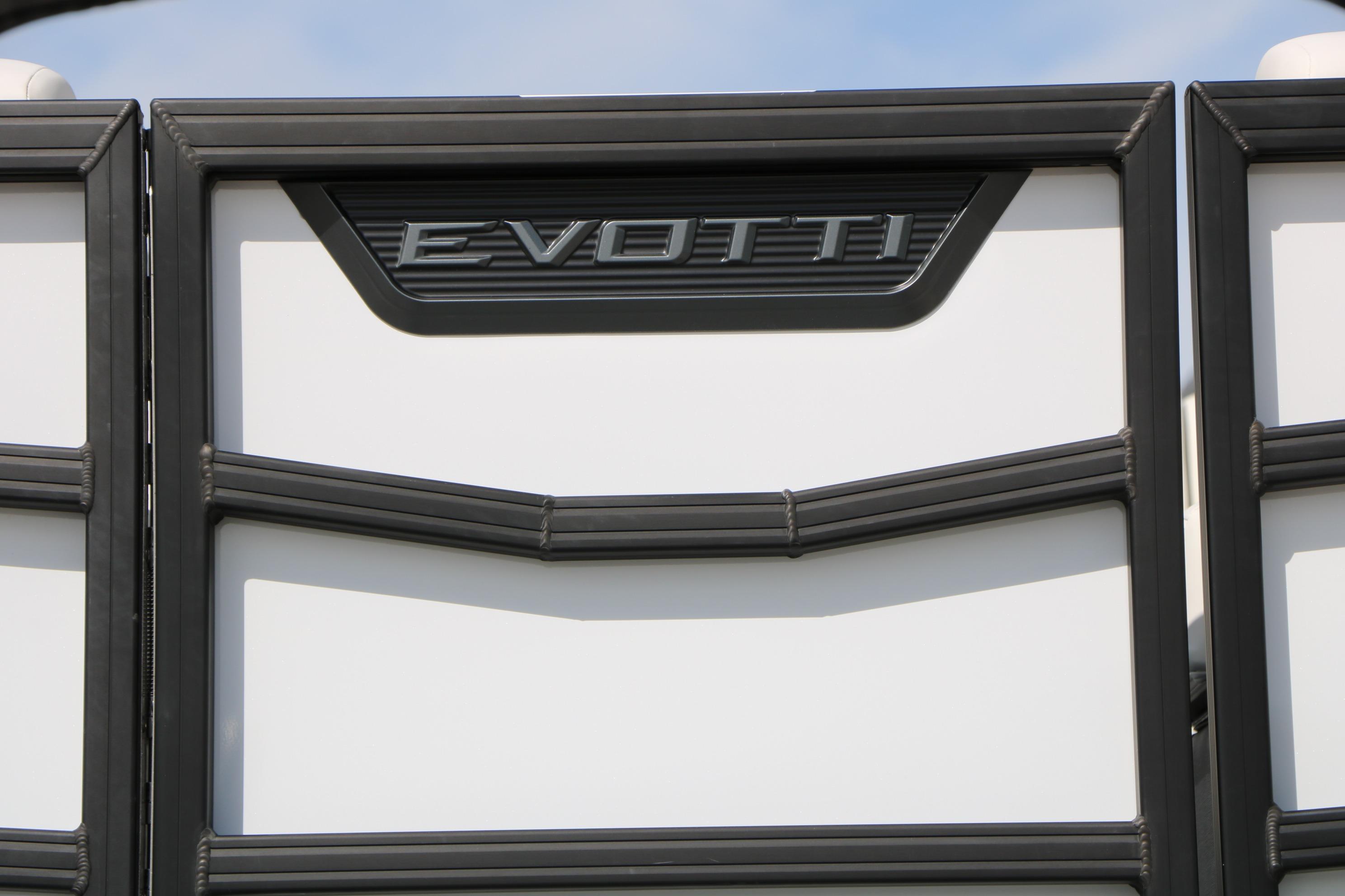 Evotti 725 CS Tri-Toon 2026 logo on sleek black and white panel.