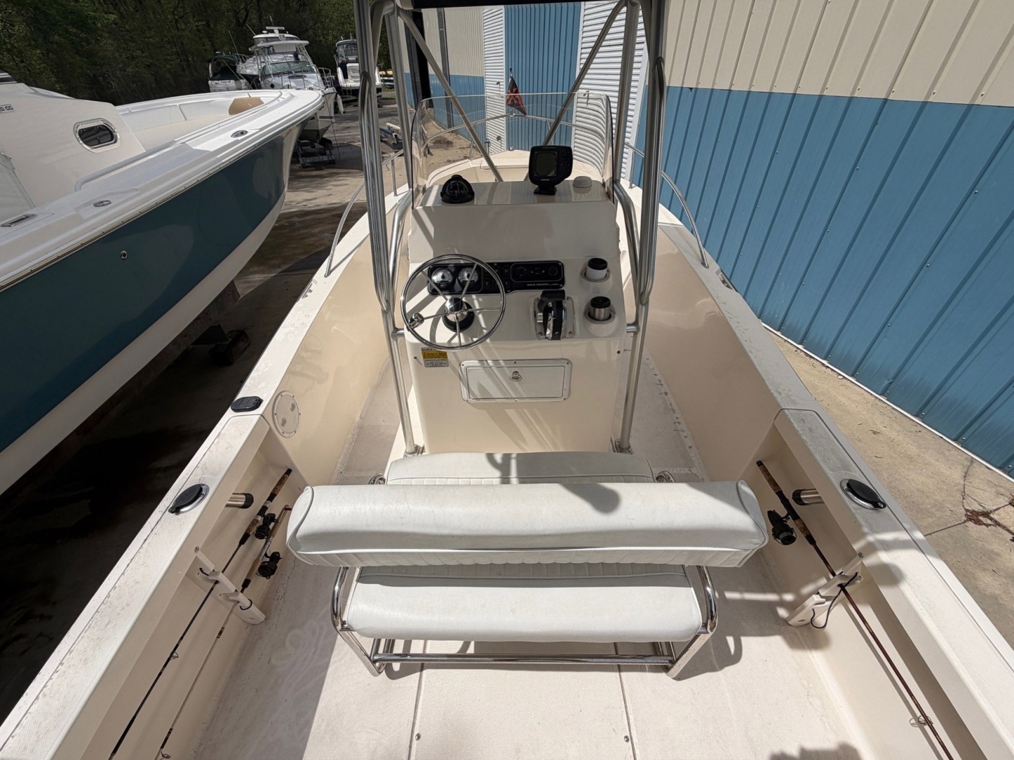 2004 Sea Hunt Triton 202 - Image 7