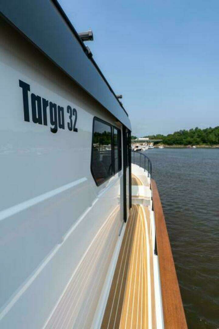2027 Targa 32 - Image 12