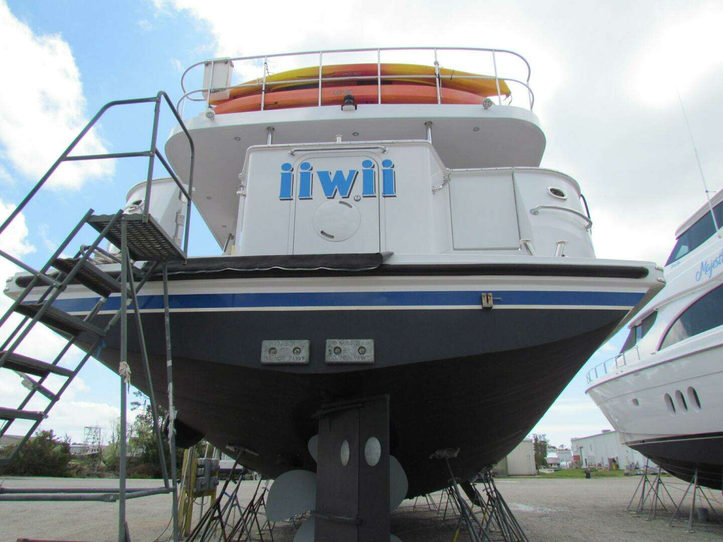 2017 Northern Marine Expedition Motor Yacht - Image 10