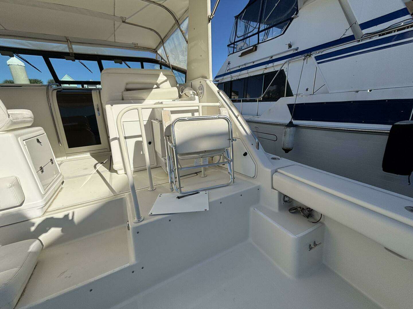 1993 Tiara Yachts 4300 Convertible - Image 17