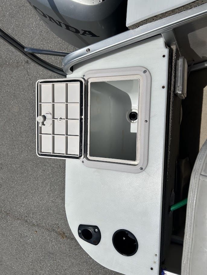 2003 Godfrey 2400F - 12