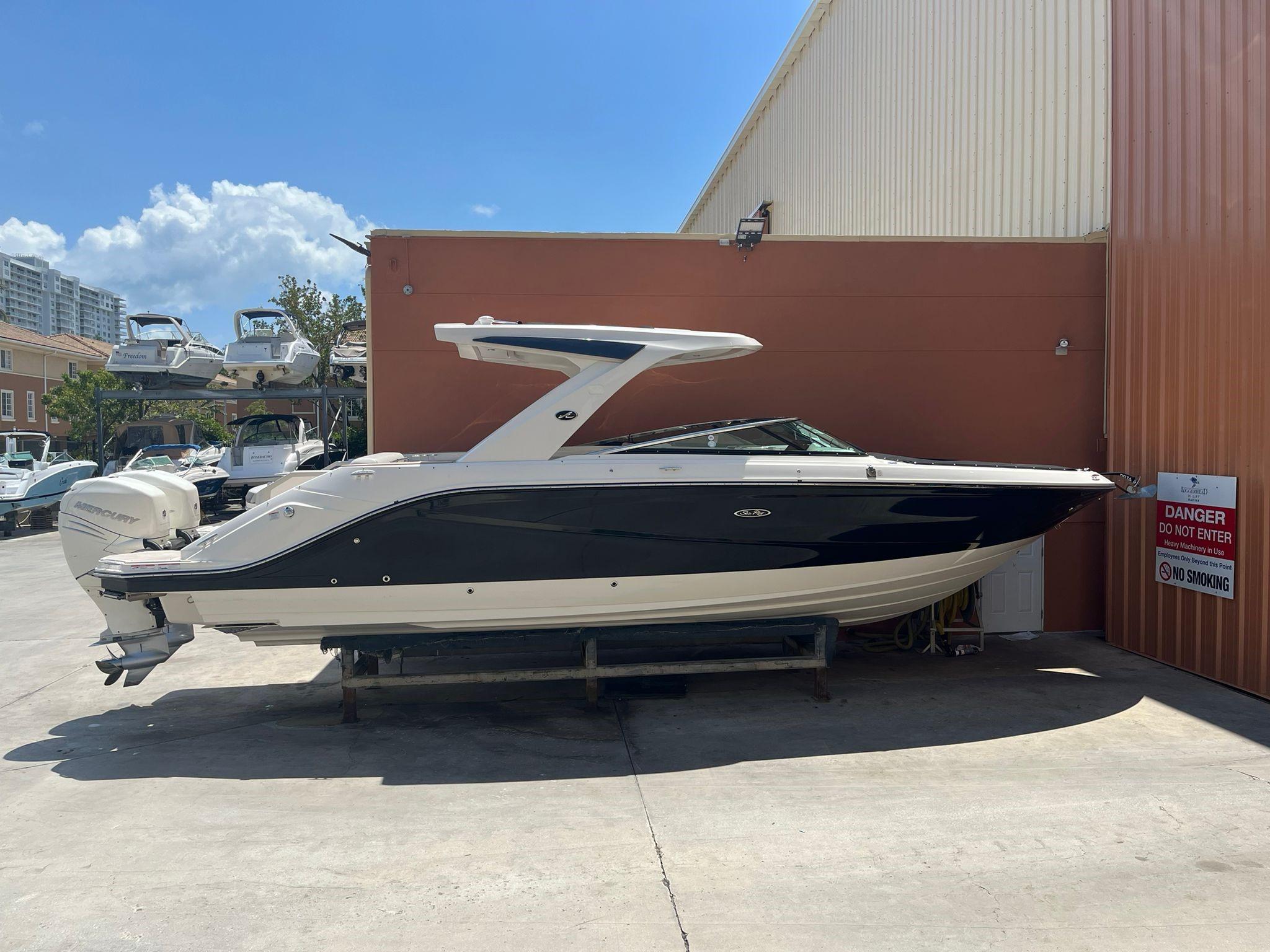 2021 Sea Ray SLX 310 Outboard