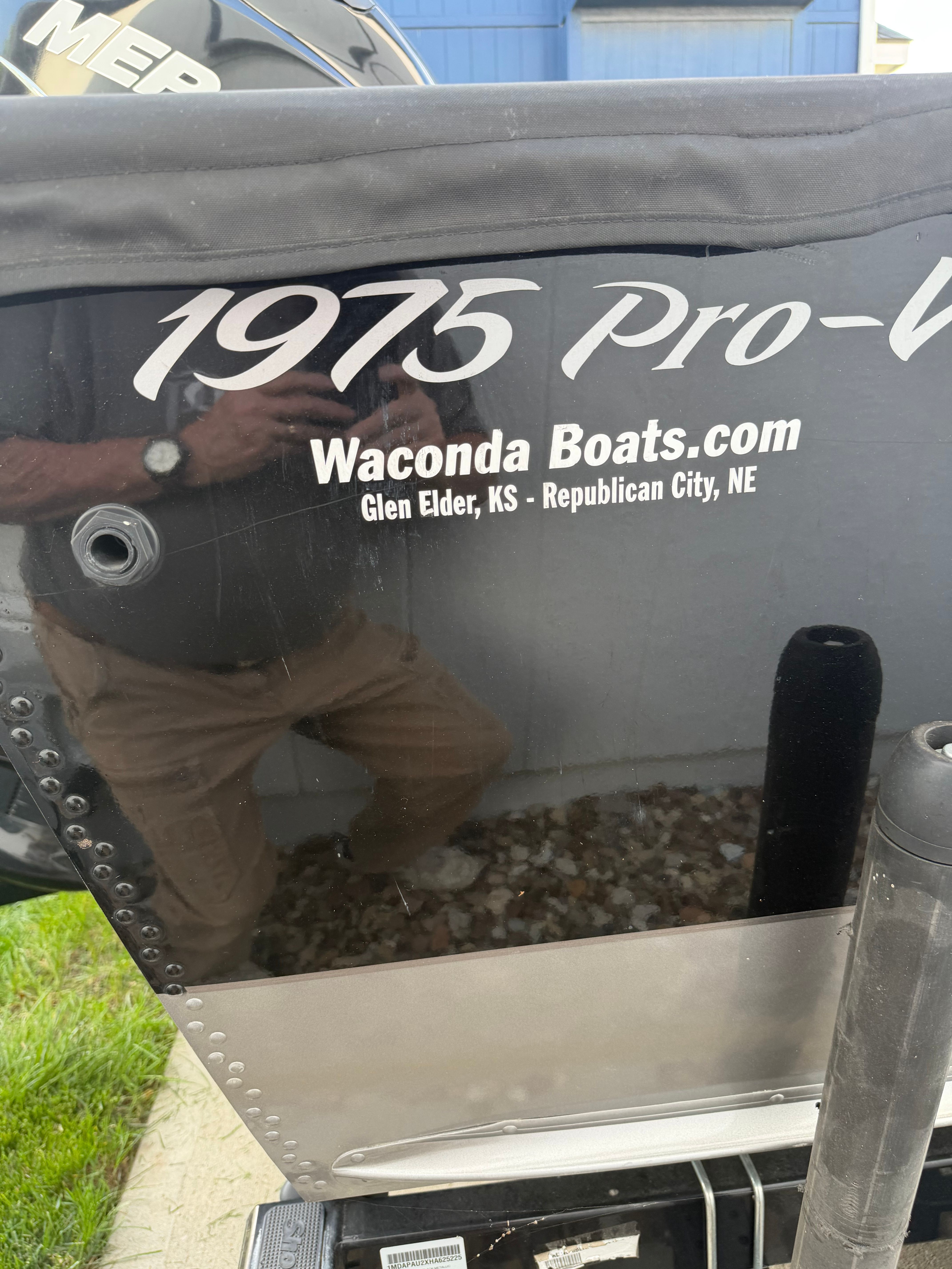 Lund 2017 Pro V 1975 boat from Waconda Boats.
